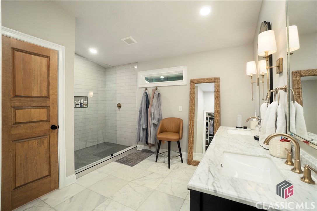 1041 Hollow Creek Way