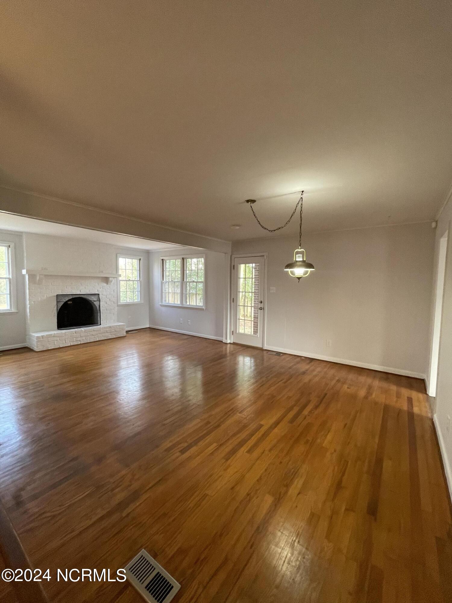 100550614 | Photo 13