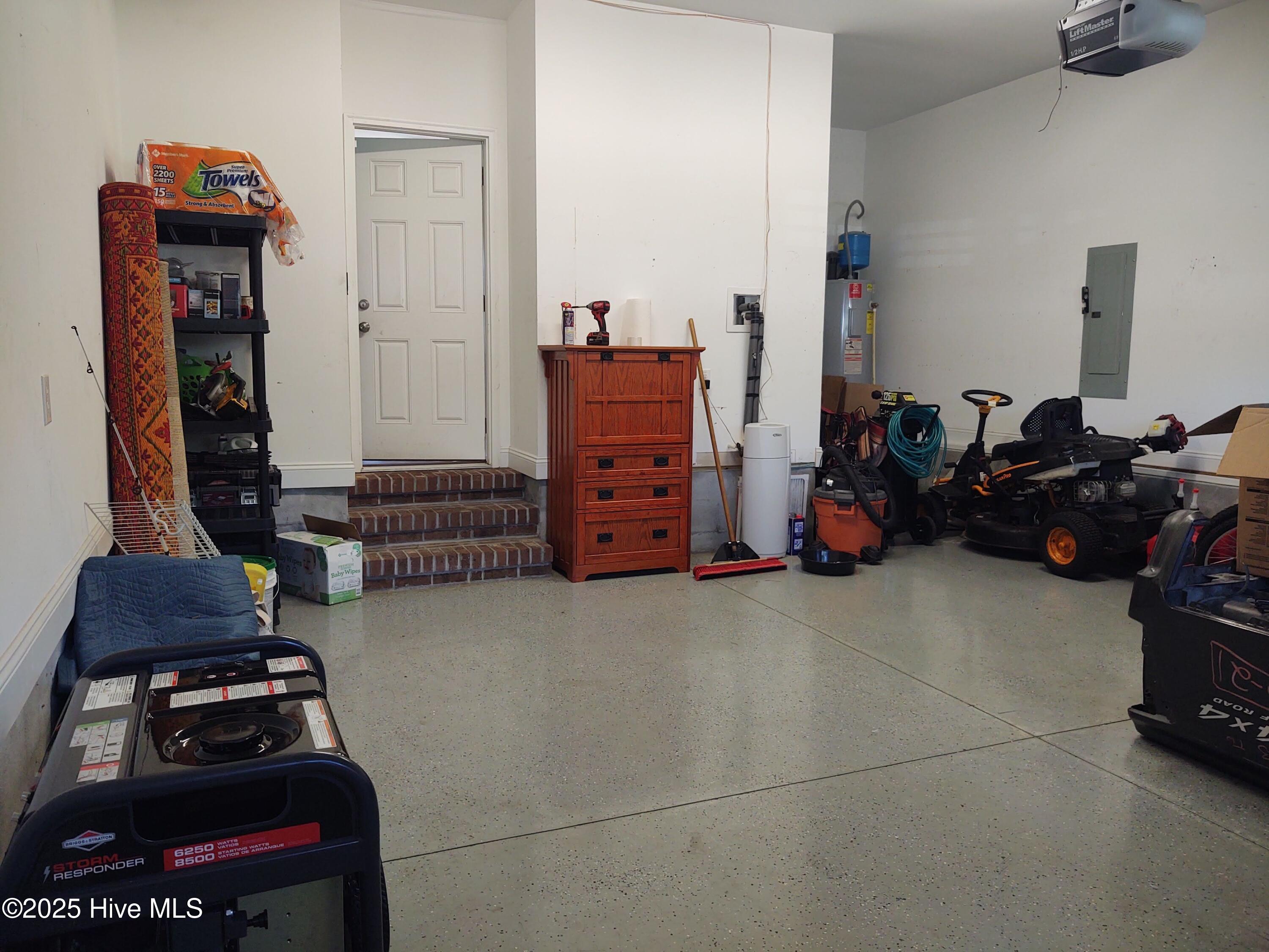 100551344 | Photo 38