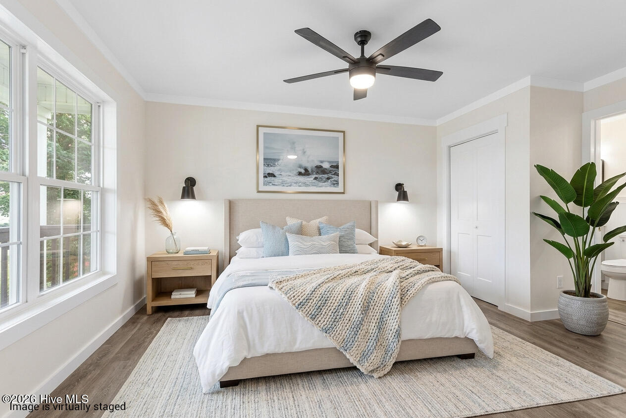 100542875 | Photo 16