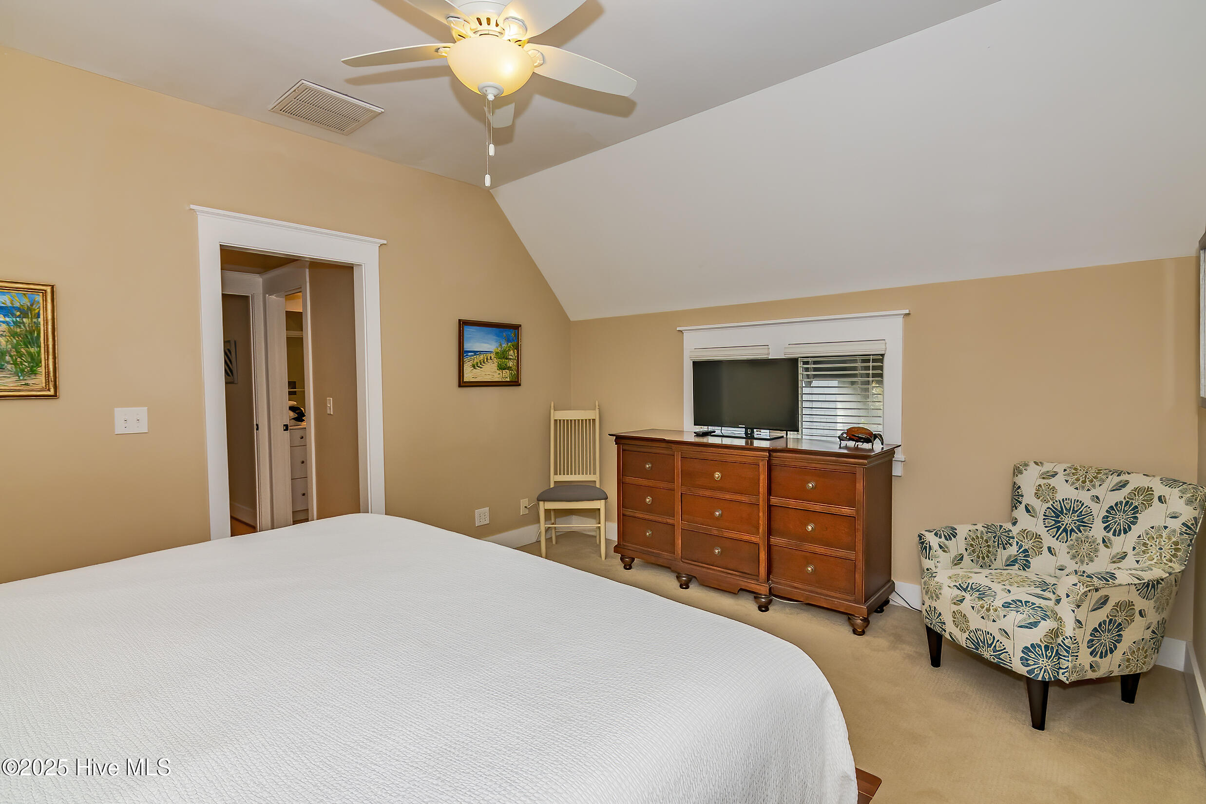 100528350 | Photo 18