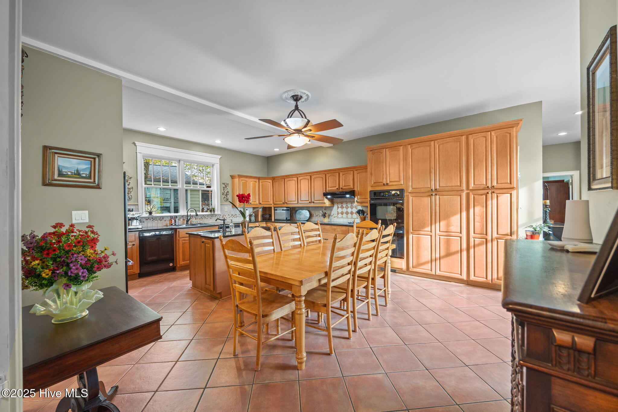 19-web-or-mls-BLS_0027