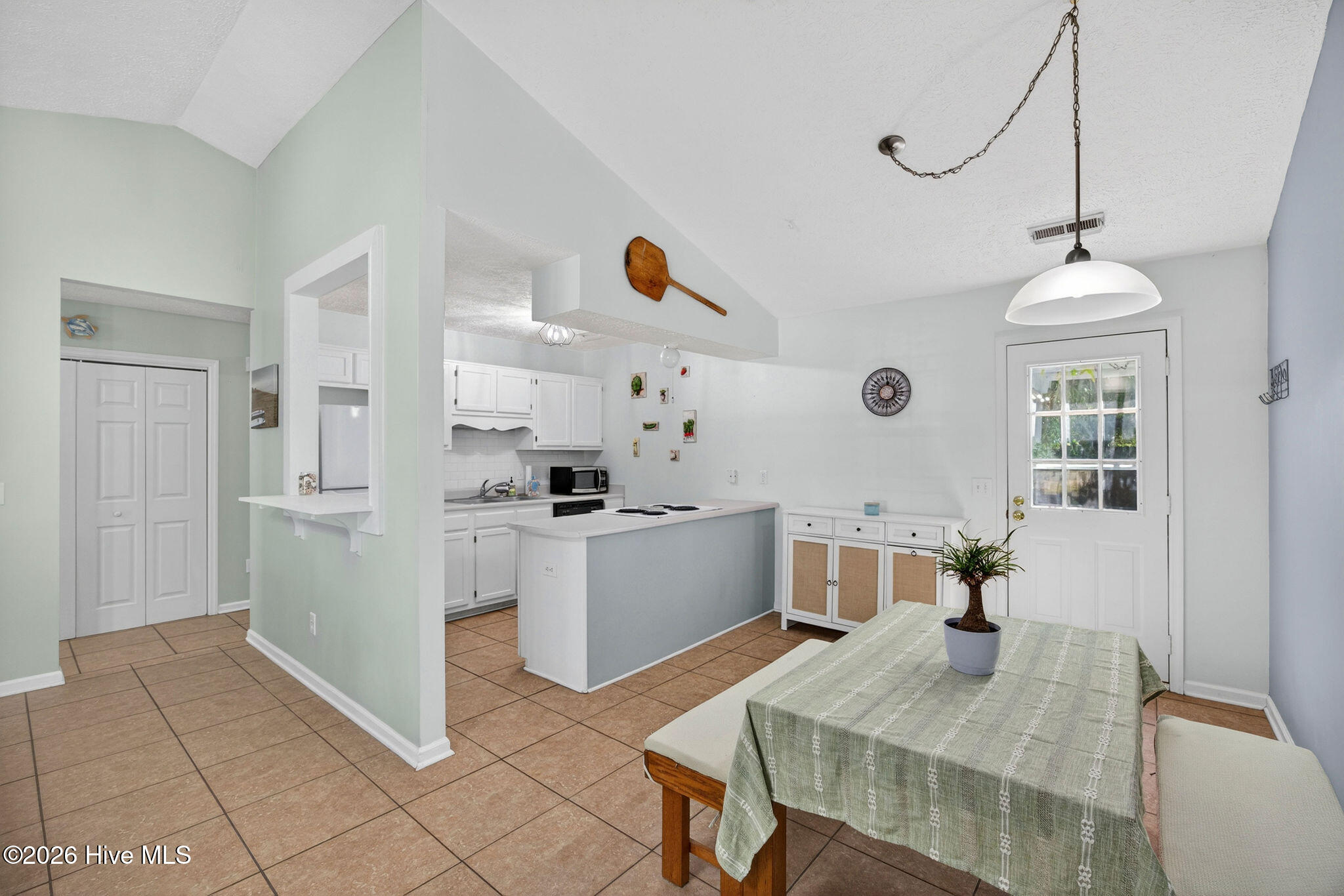 100567464 | Photo 11