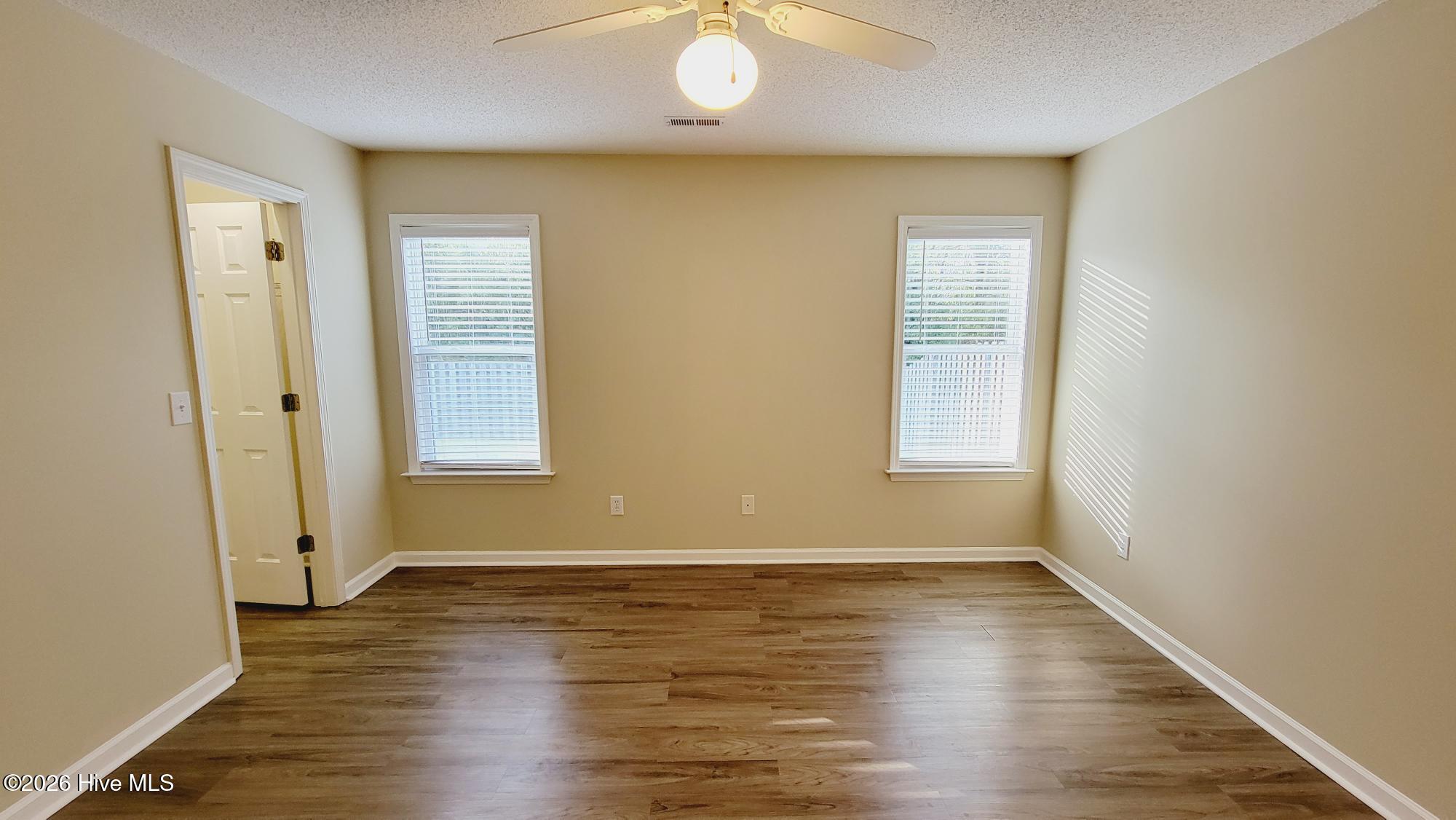 100558224 | Photo 10