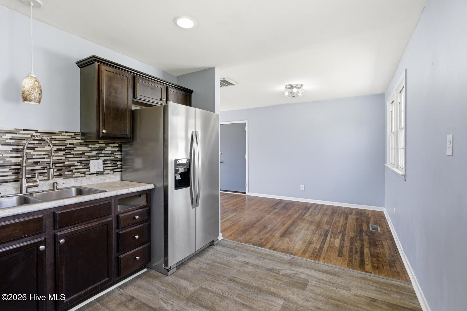 100565966 | Photo 12