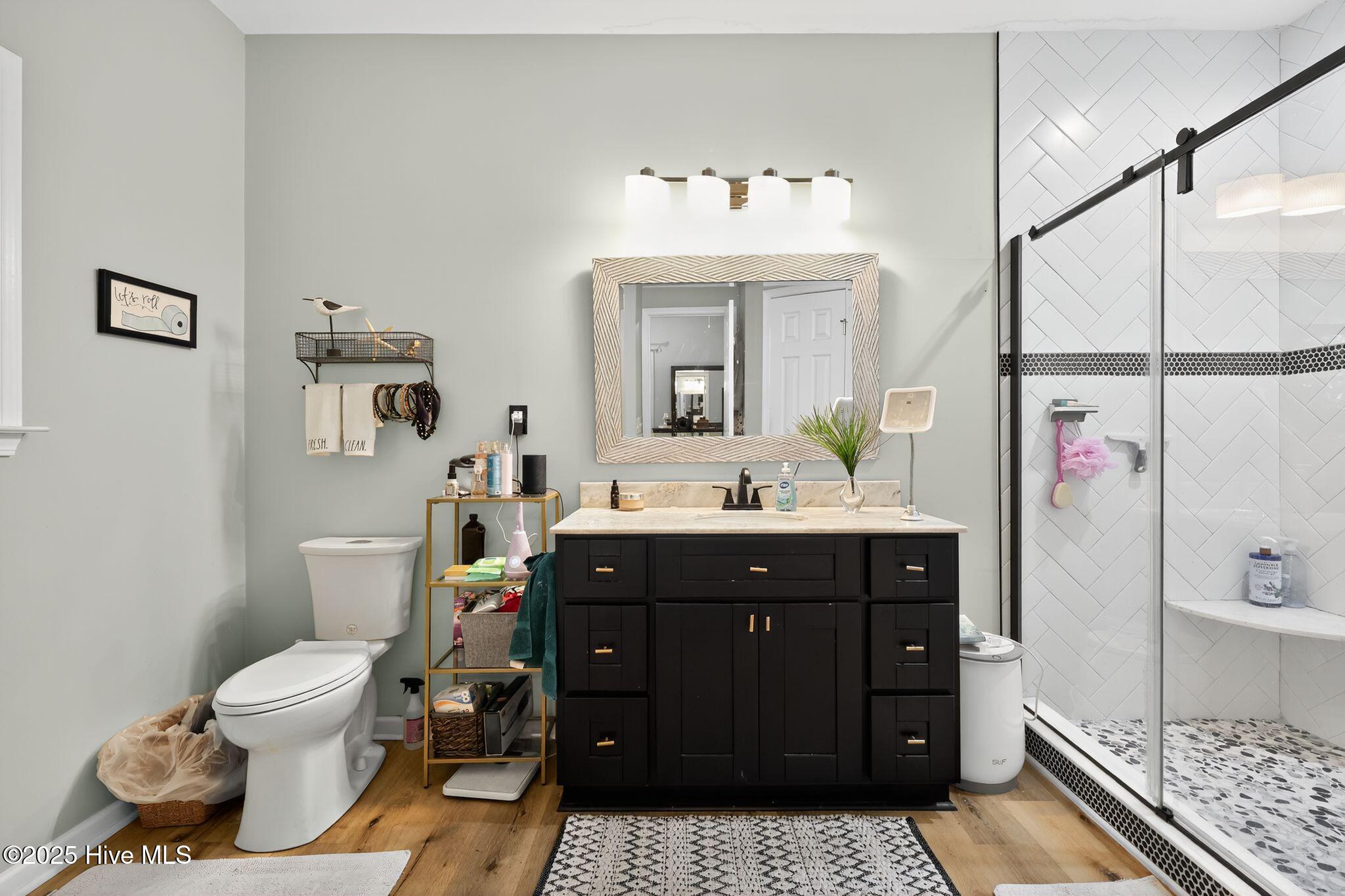 100539359 | Photo 23