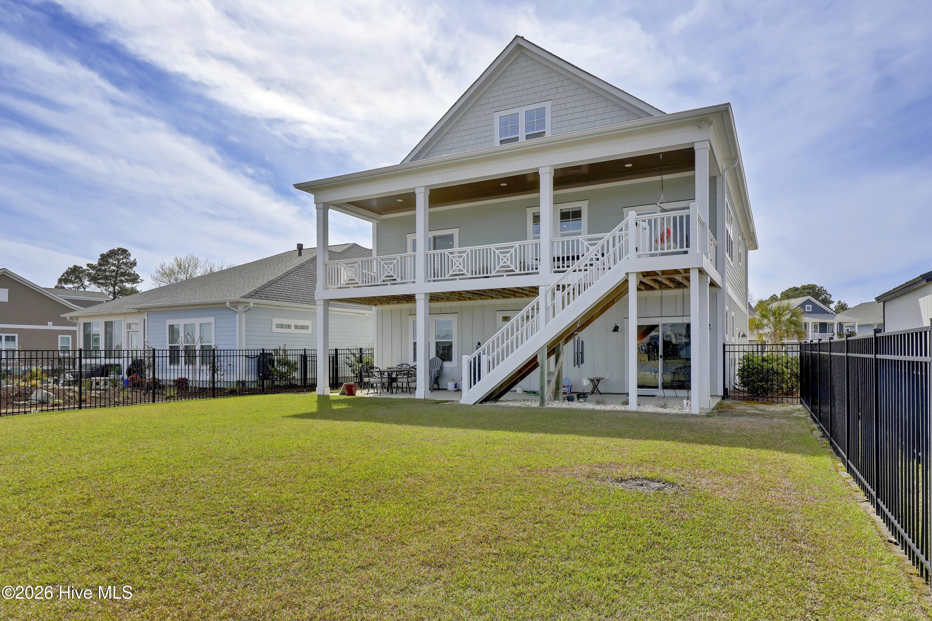 100561723 | Photo 49