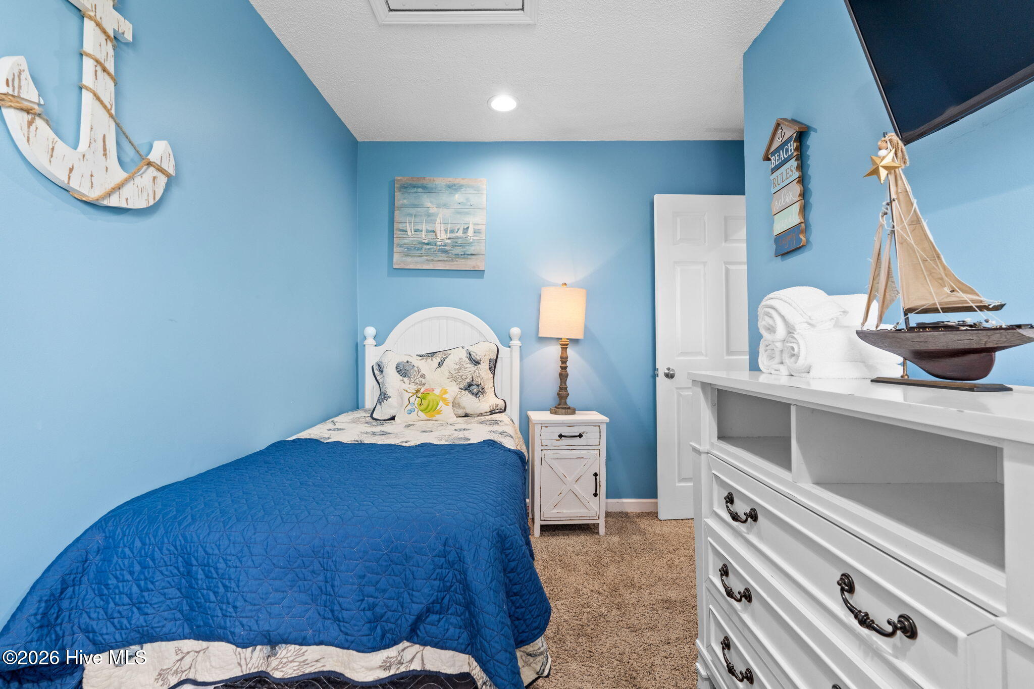 100570592 | Photo 37