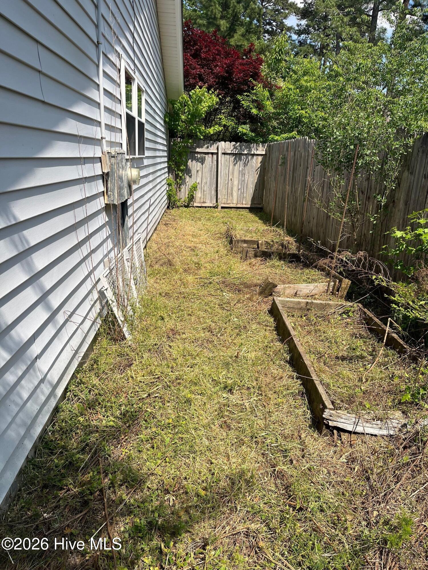 100569627 | Photo 33