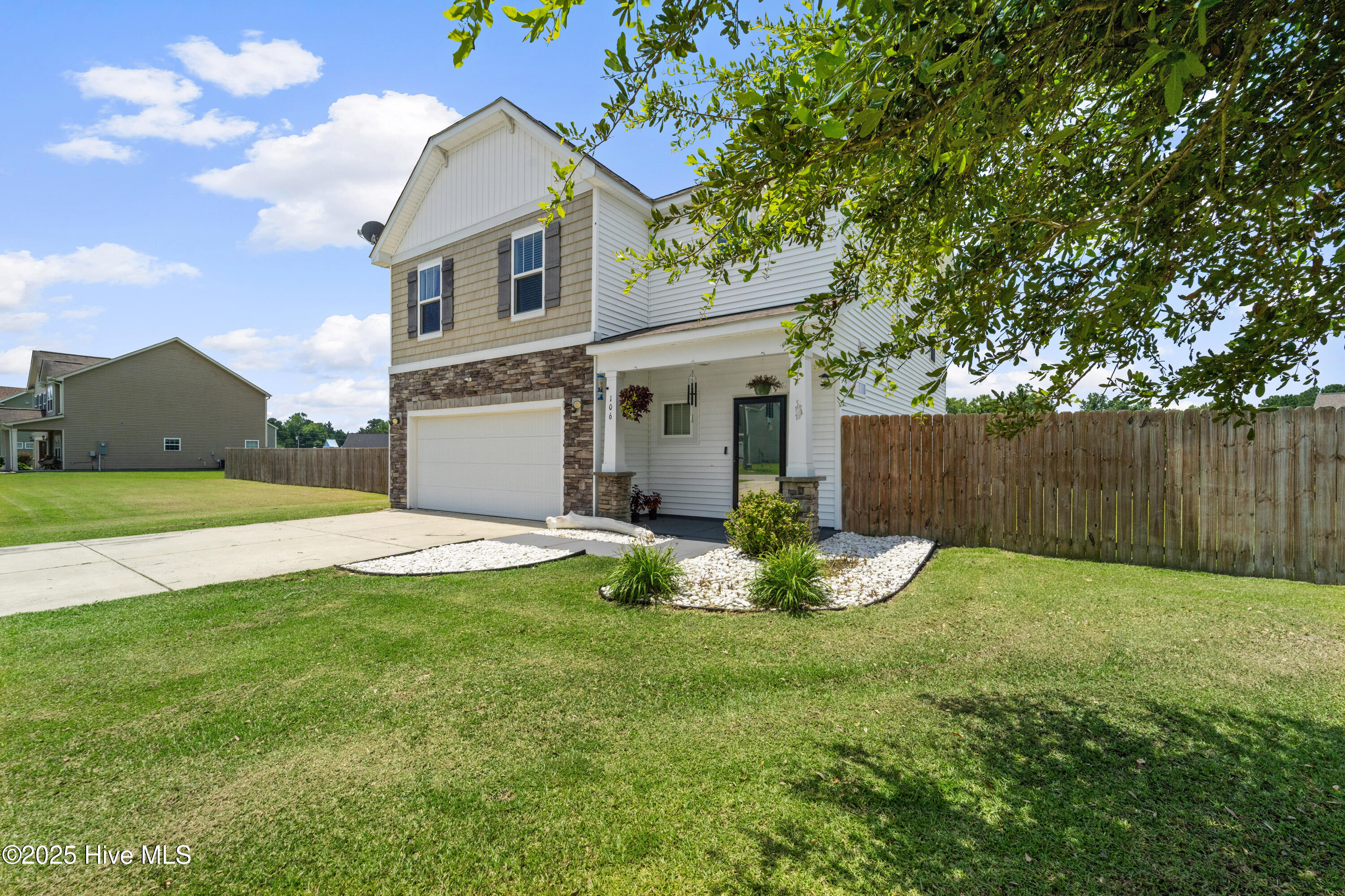 106 Moss Creek Drive, Jacksonville, NC 28540 – photo 5: DSC07647