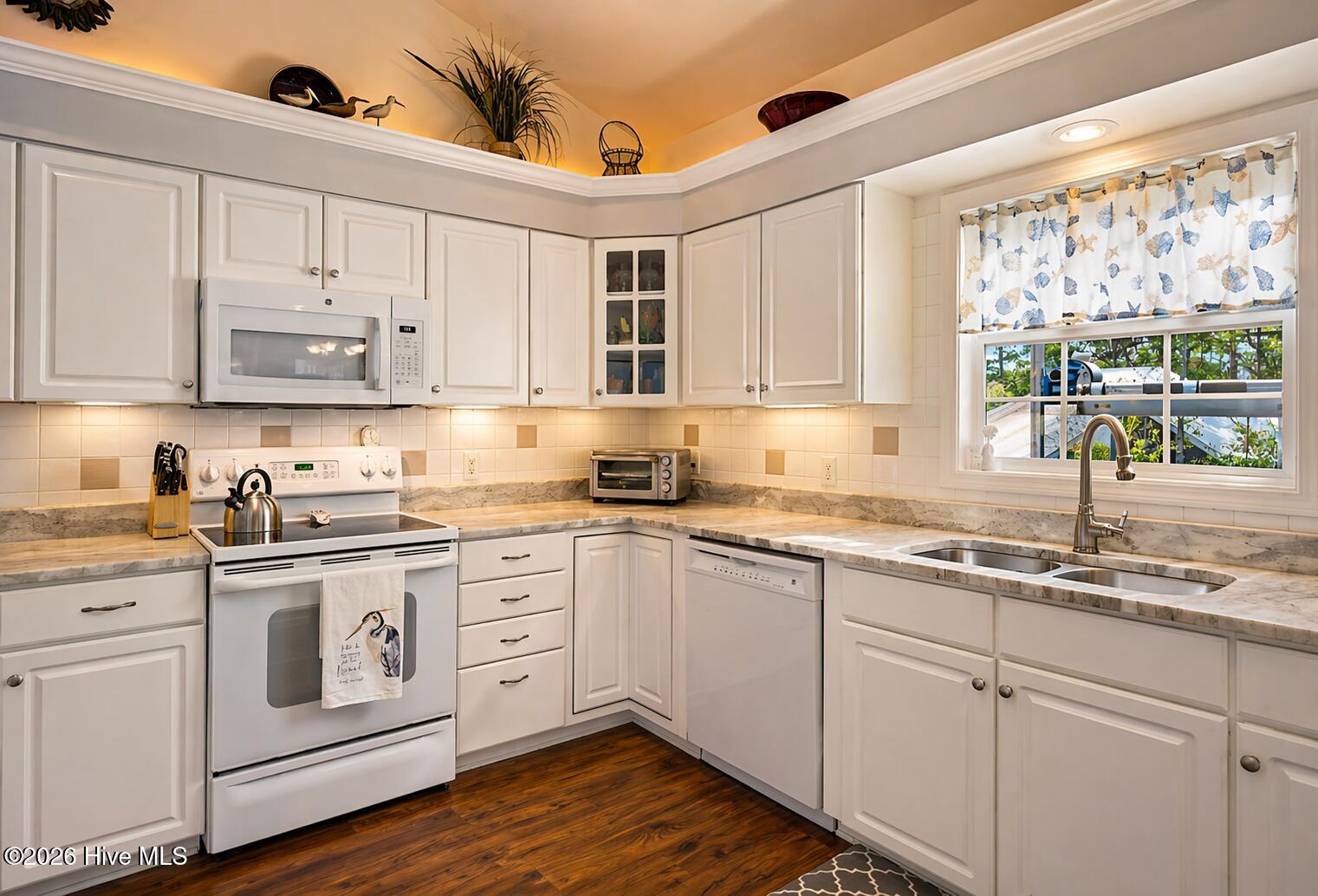 100565063 | Photo 12