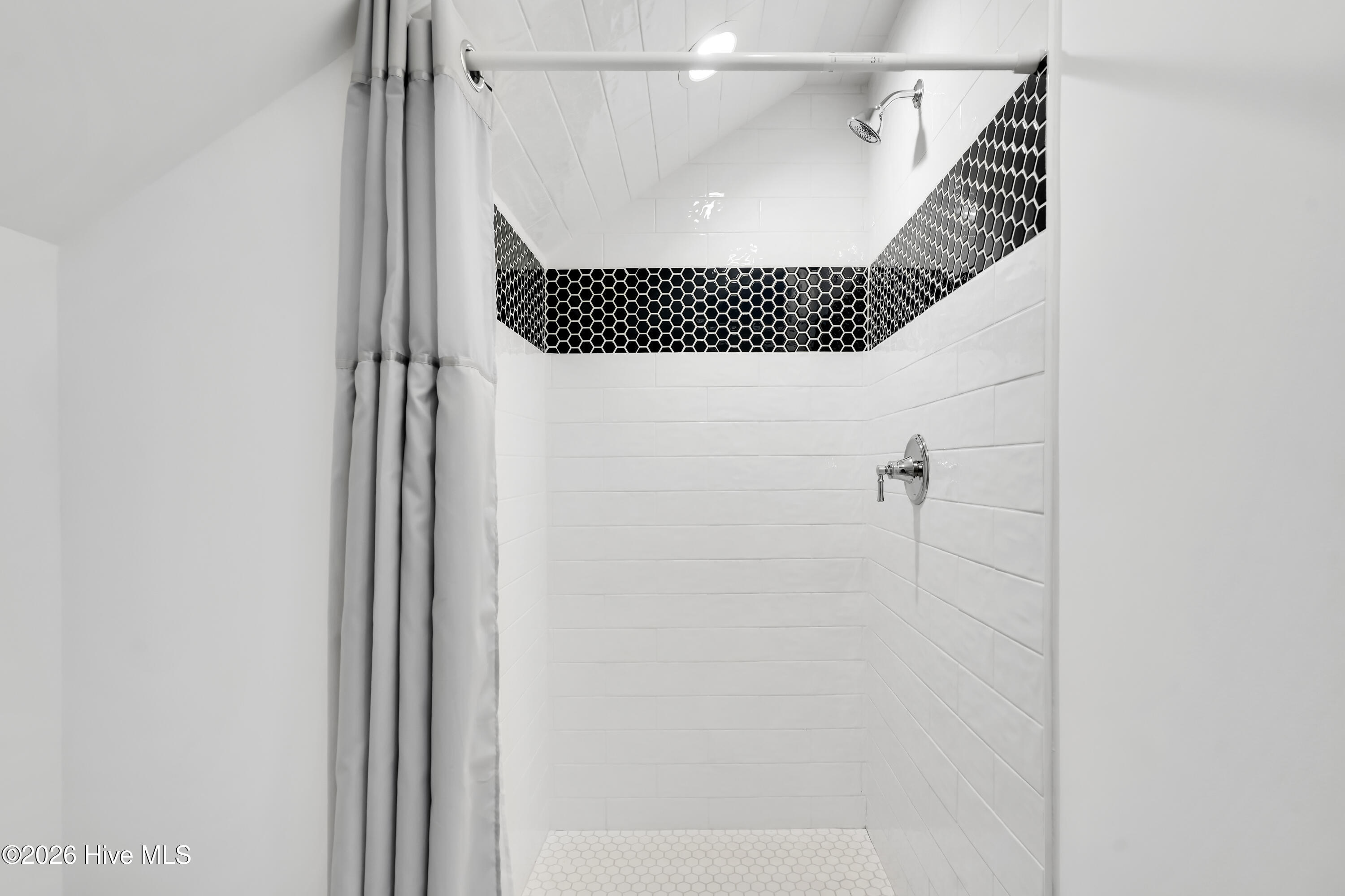 100567914 | Photo 48