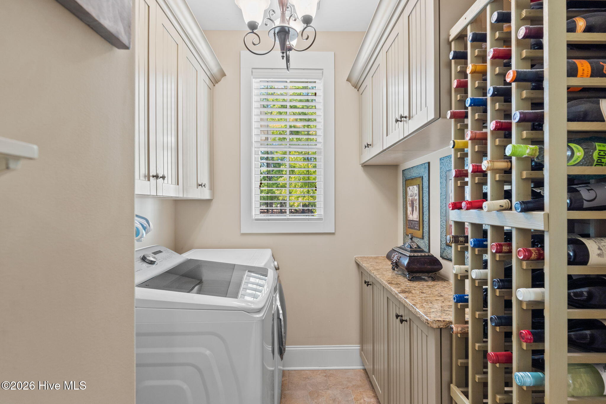 100567899 | Photo 35