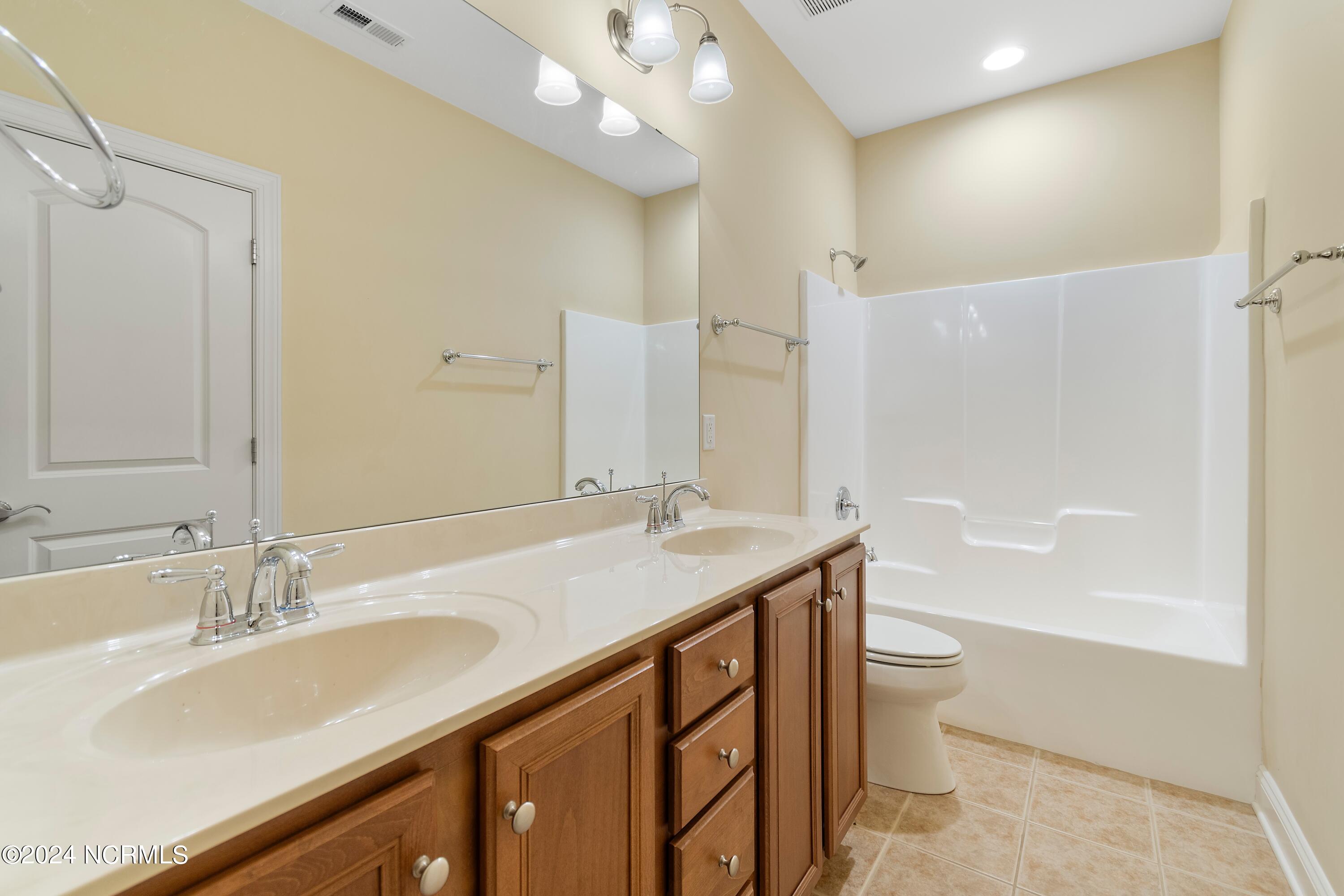 100547754 | Photo 20