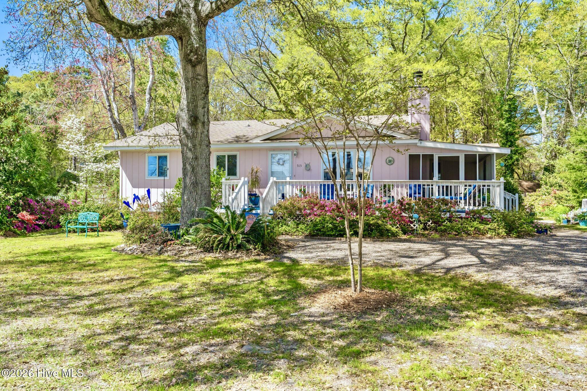 100561830 | Photo 51