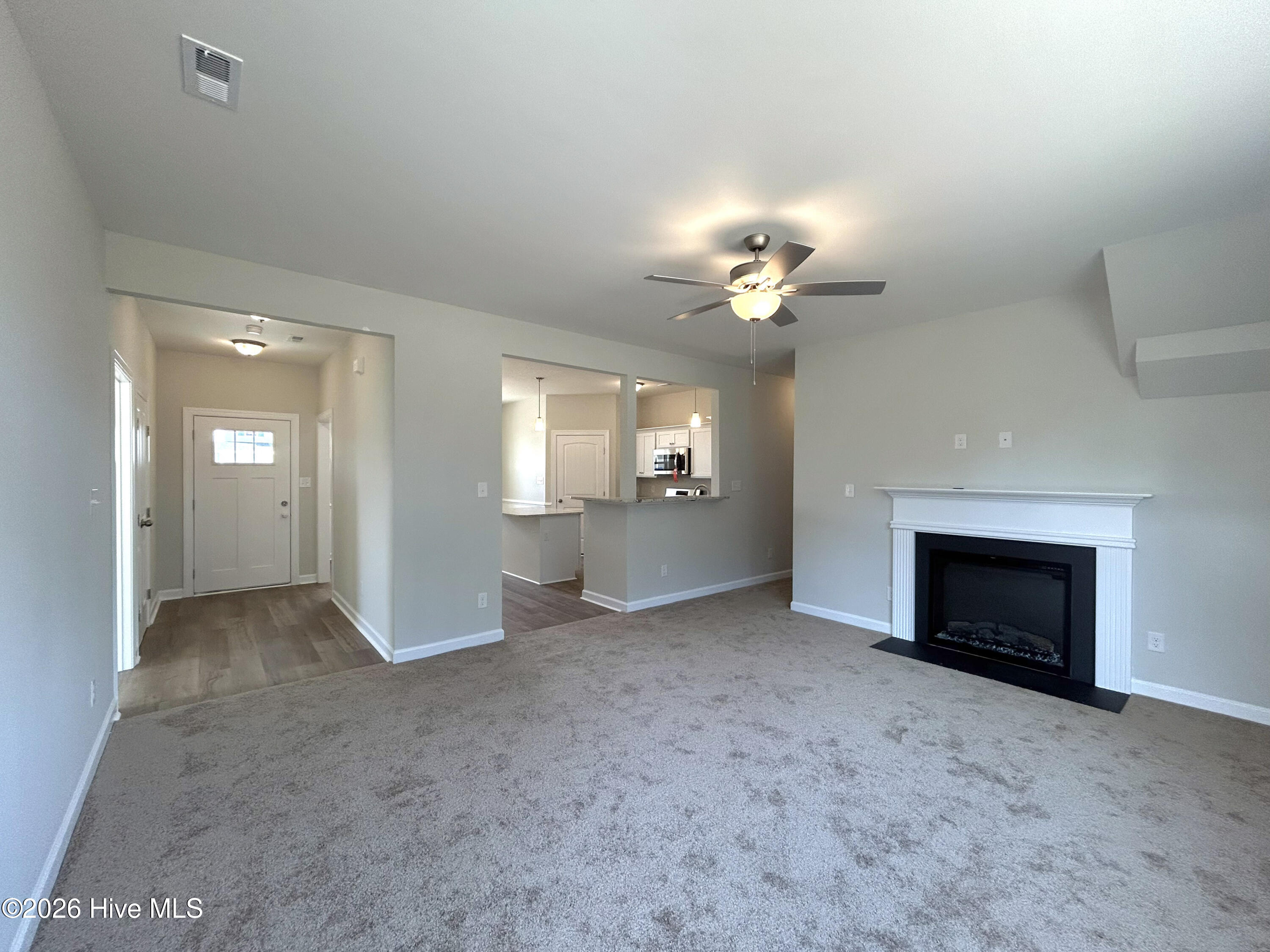 100560362 | Photo 17