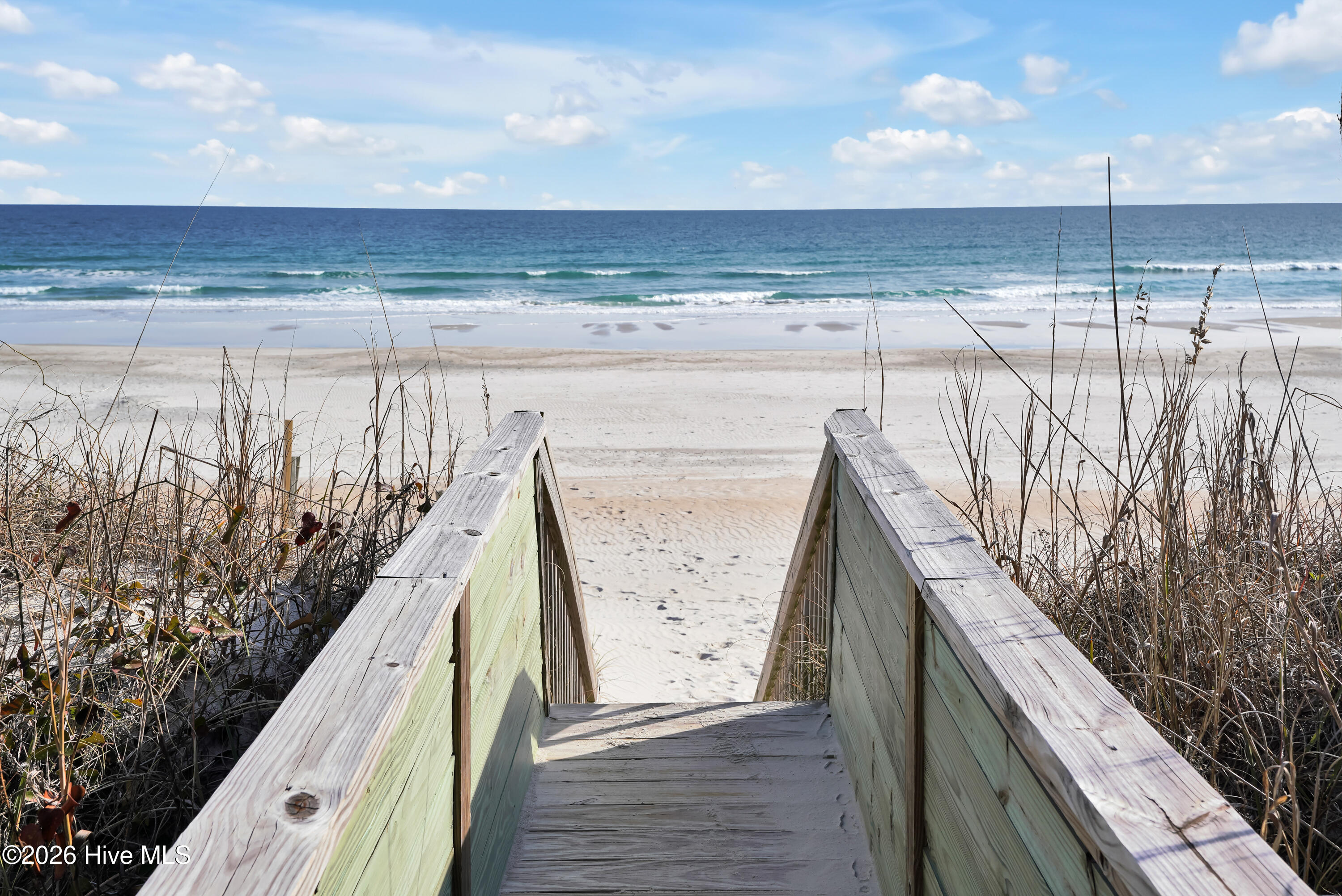 100550810 | Photo 45