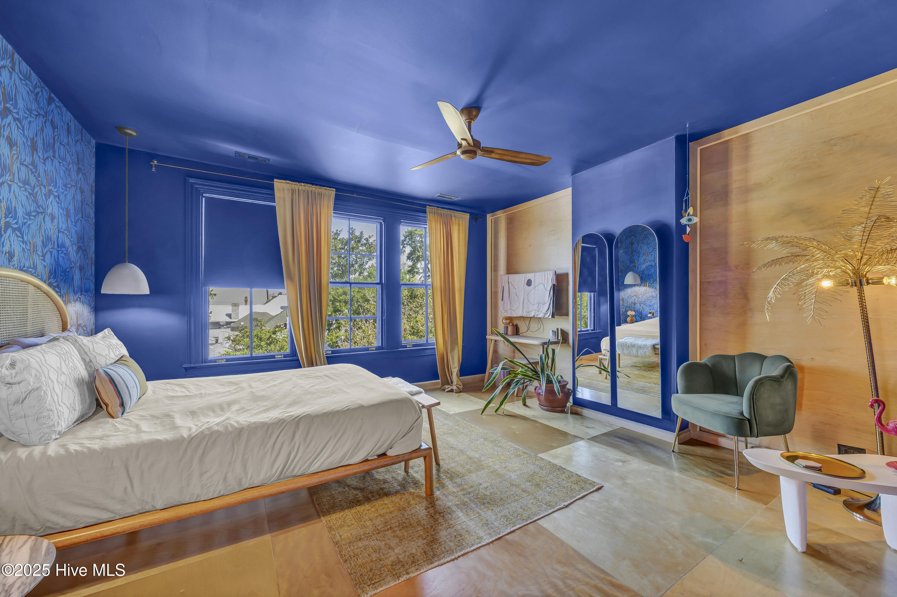 100531390 | Photo 25