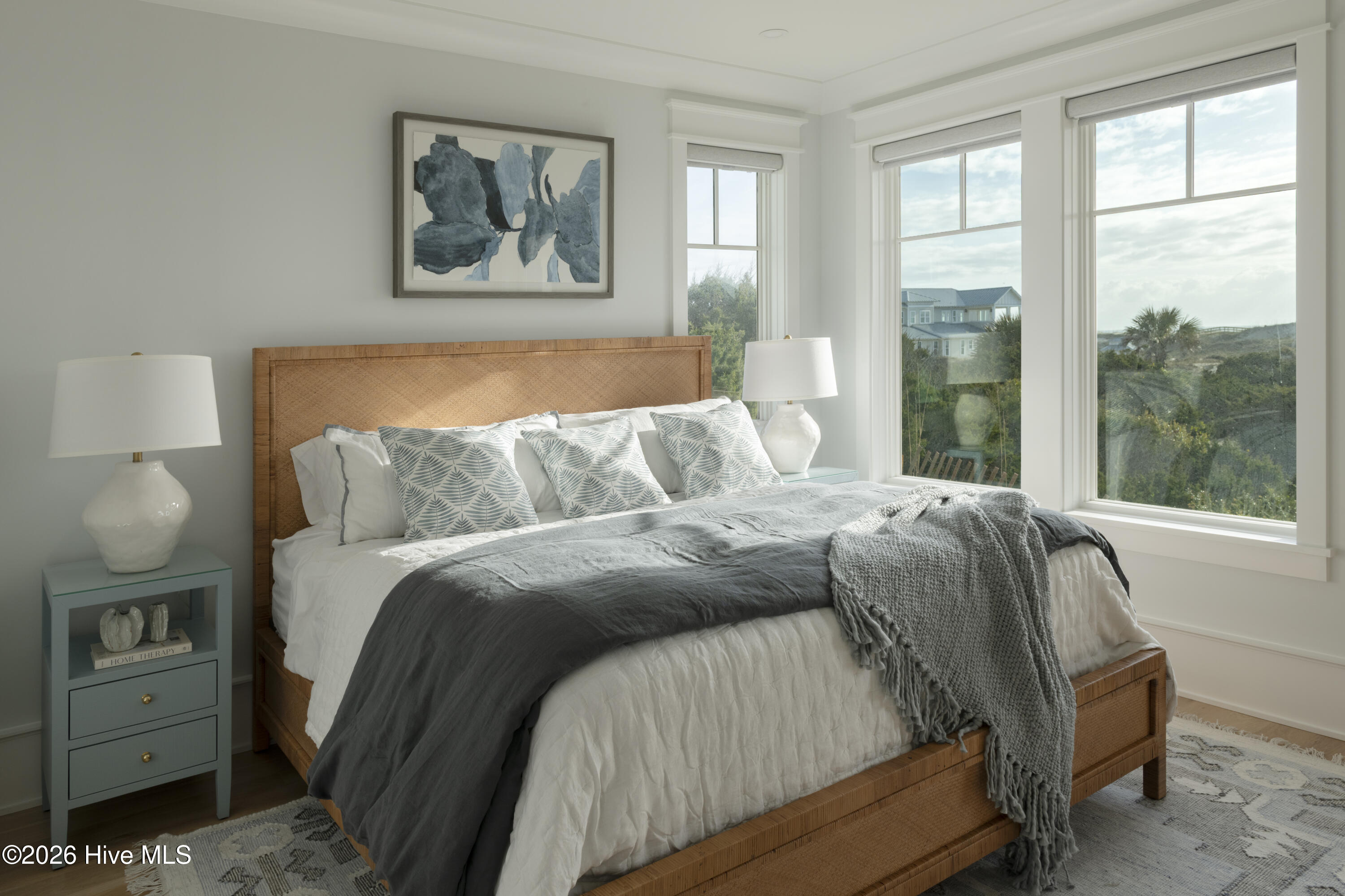 100569969 | Photo 46