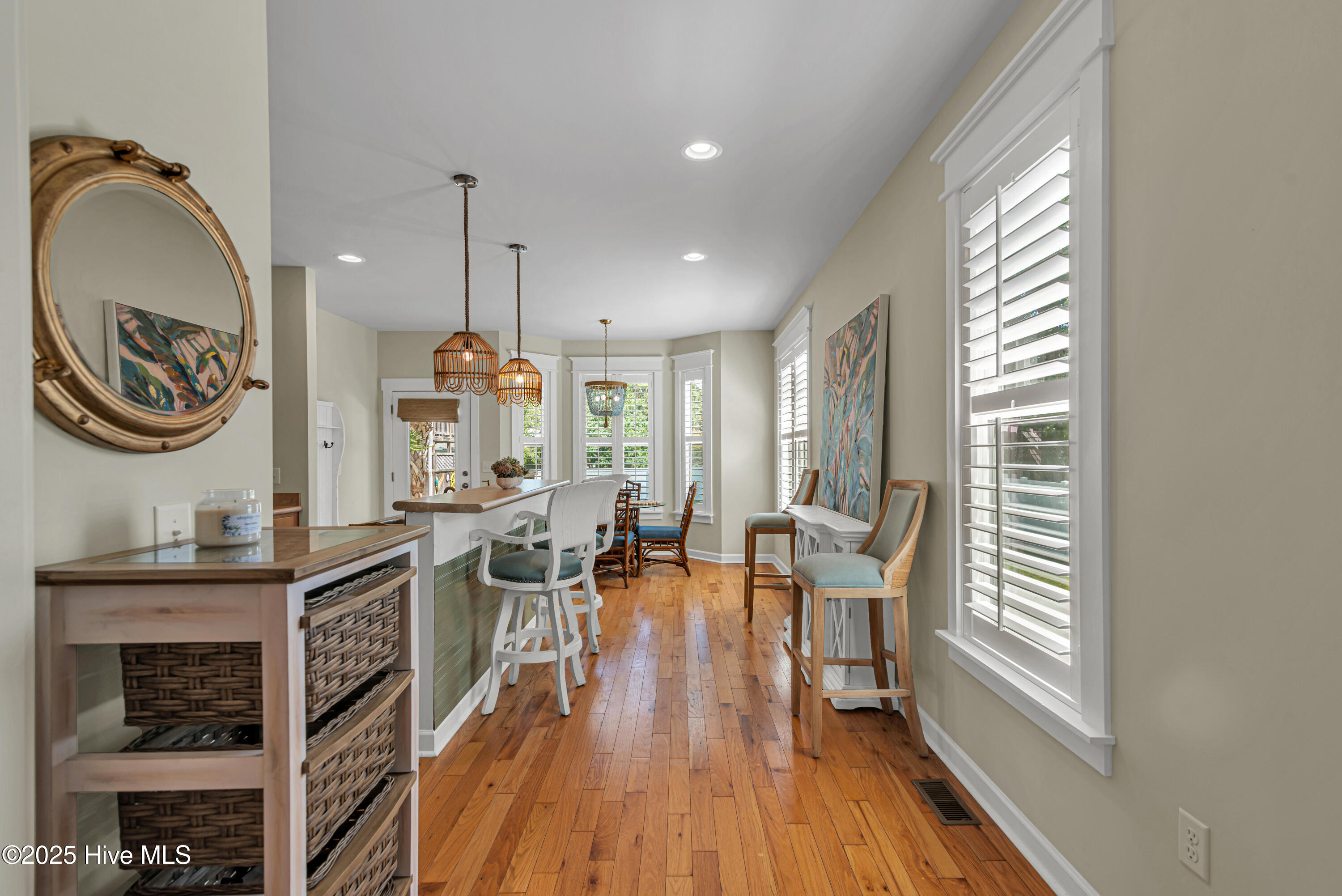 100530224 | Photo 17