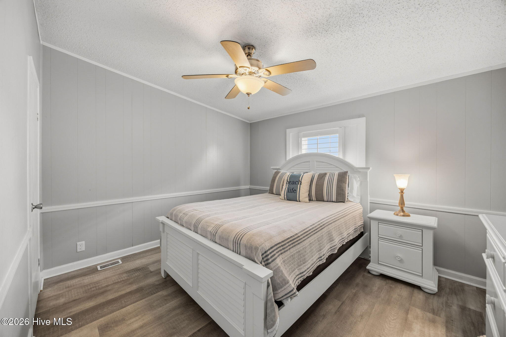 100558073 | Photo 33