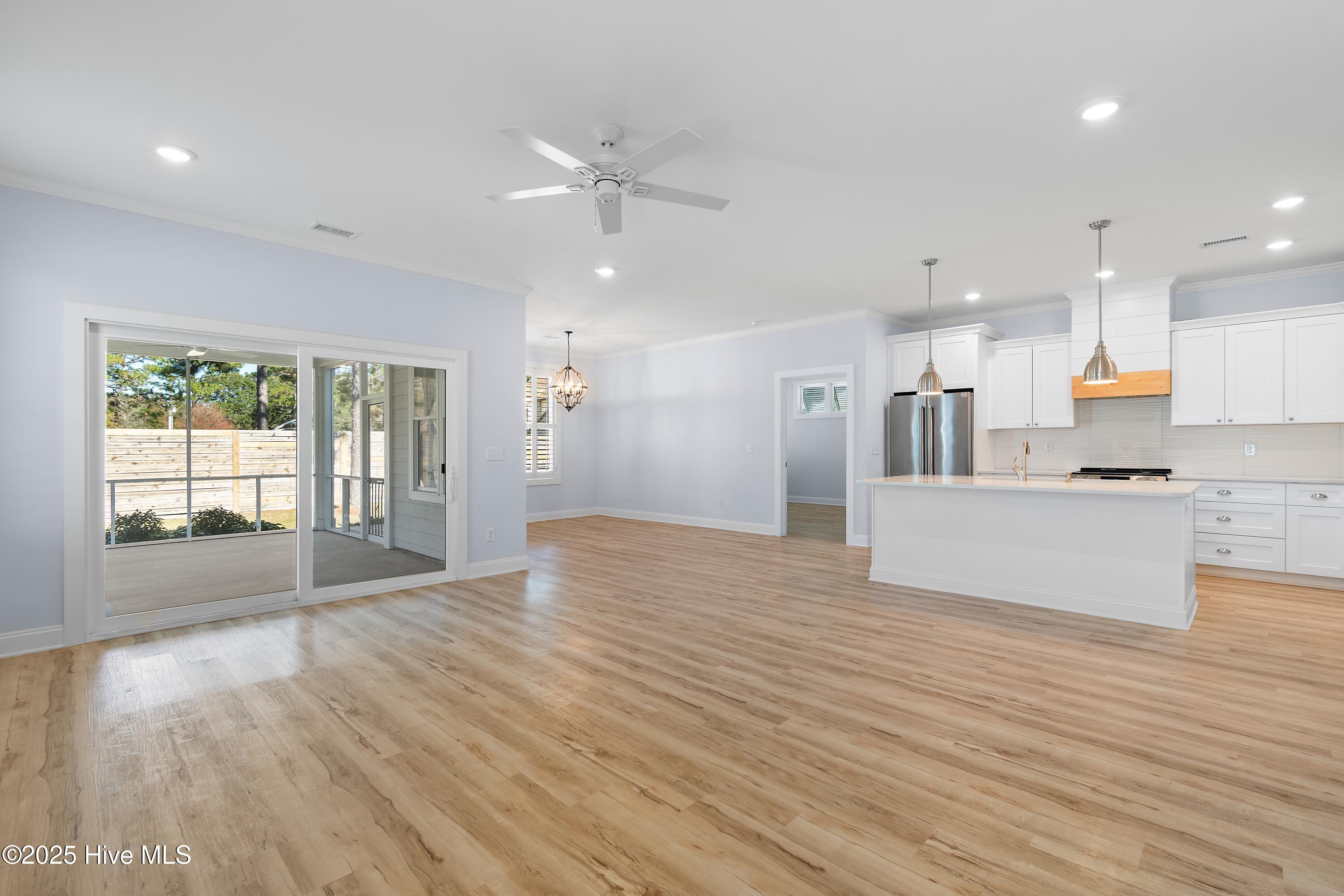 100541024 | Photo 14