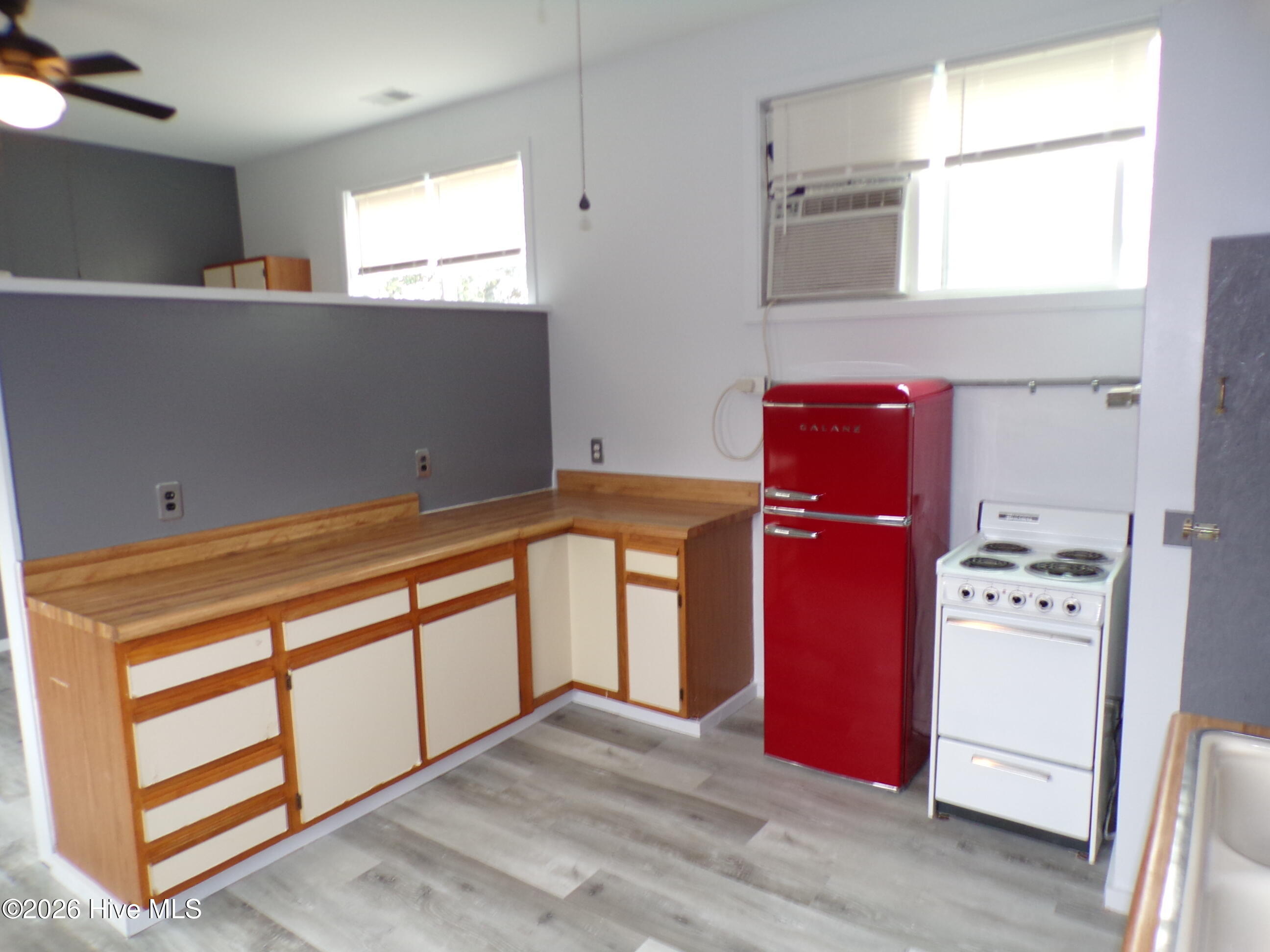 100558071 | Photo 18