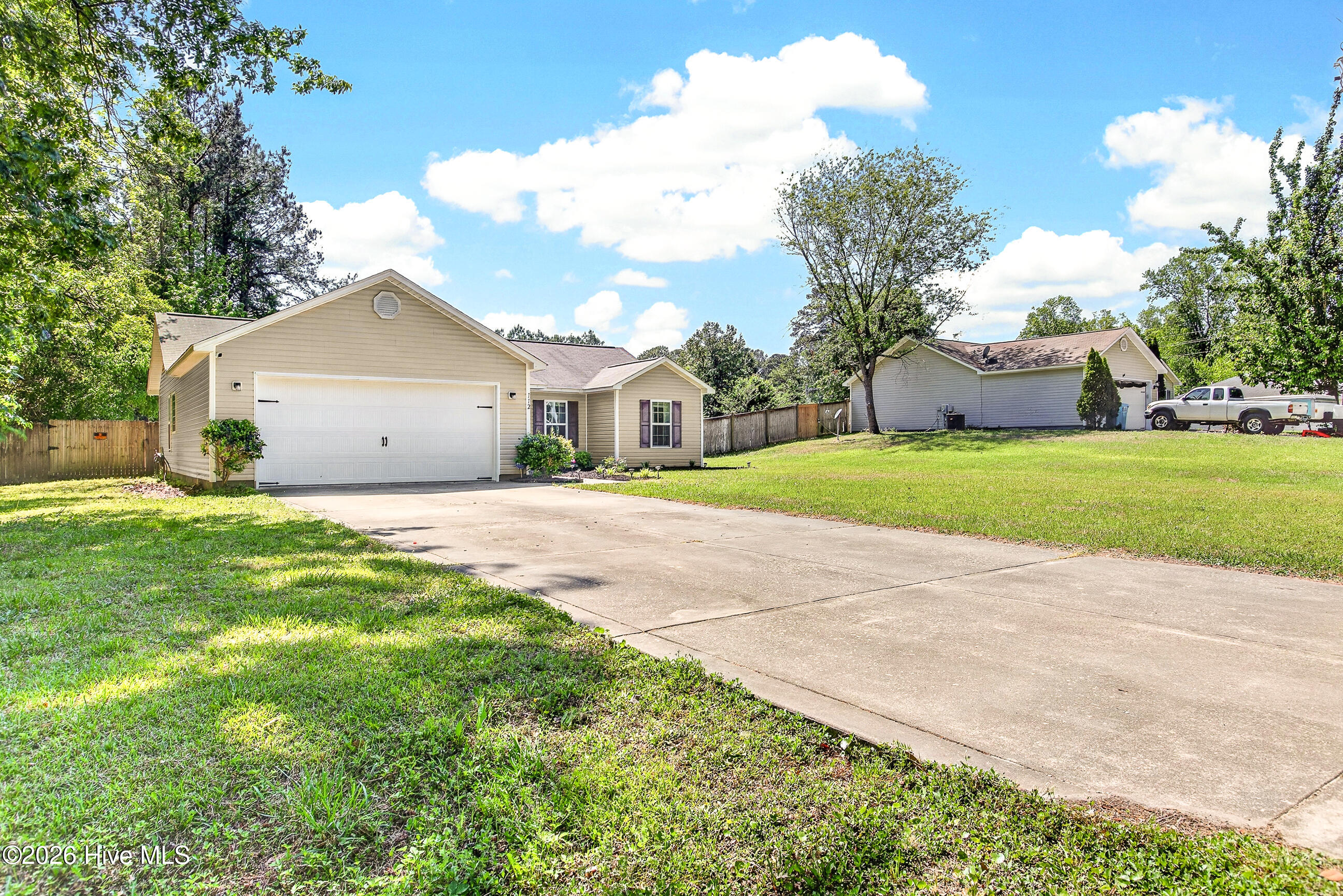 100569202 | Photo 23