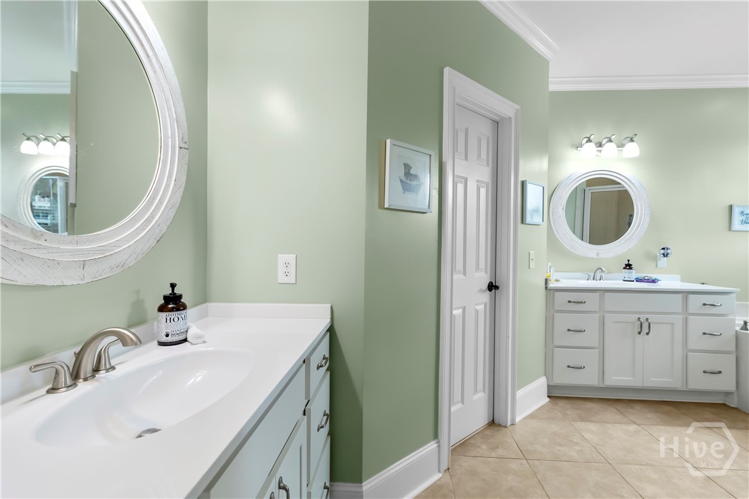 Primary Bathroom - Main