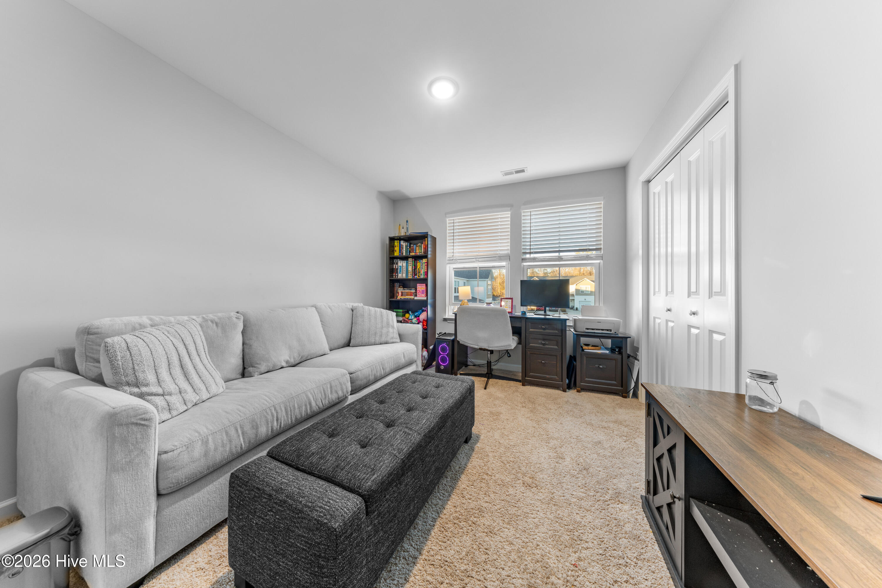 100555371 | Photo 19