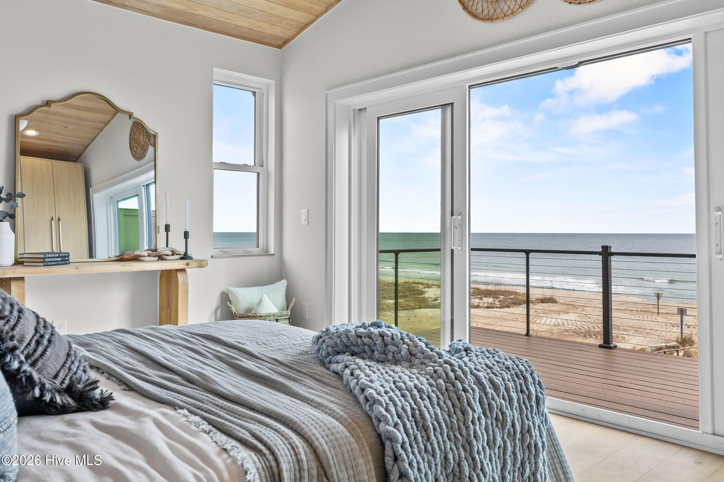 100558722 | Photo 27