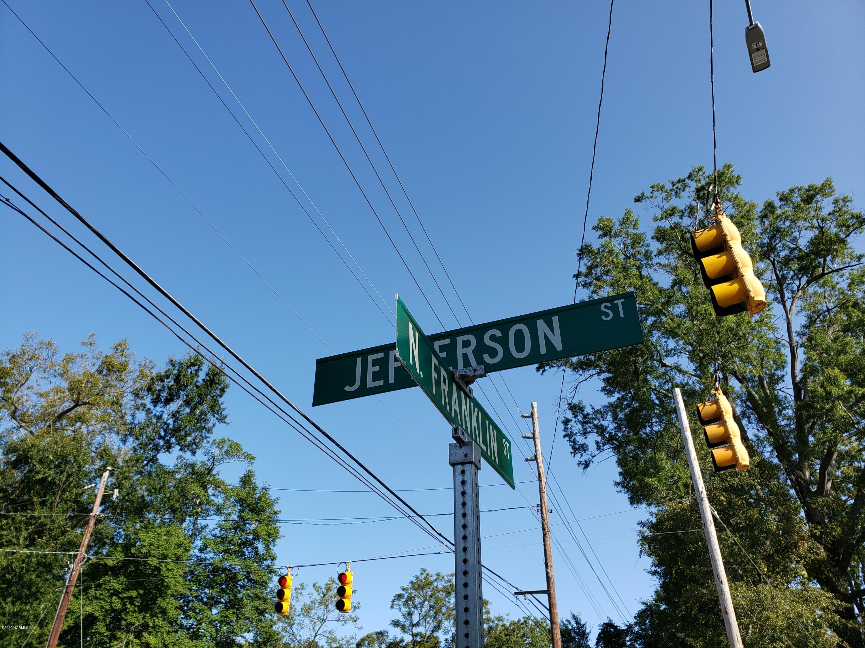 100537644 | Photo 35