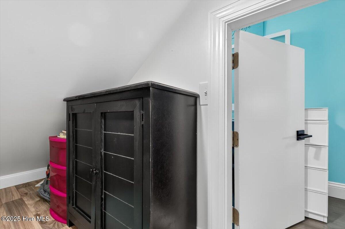 100530632 | Photo 54