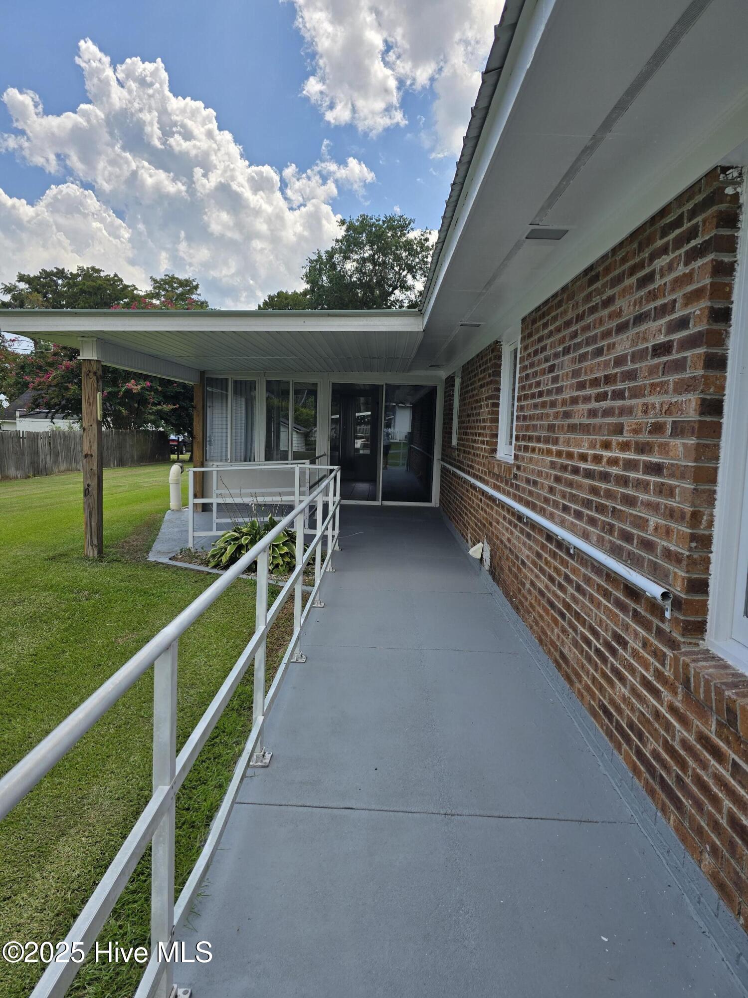 100527387 | Photo 24