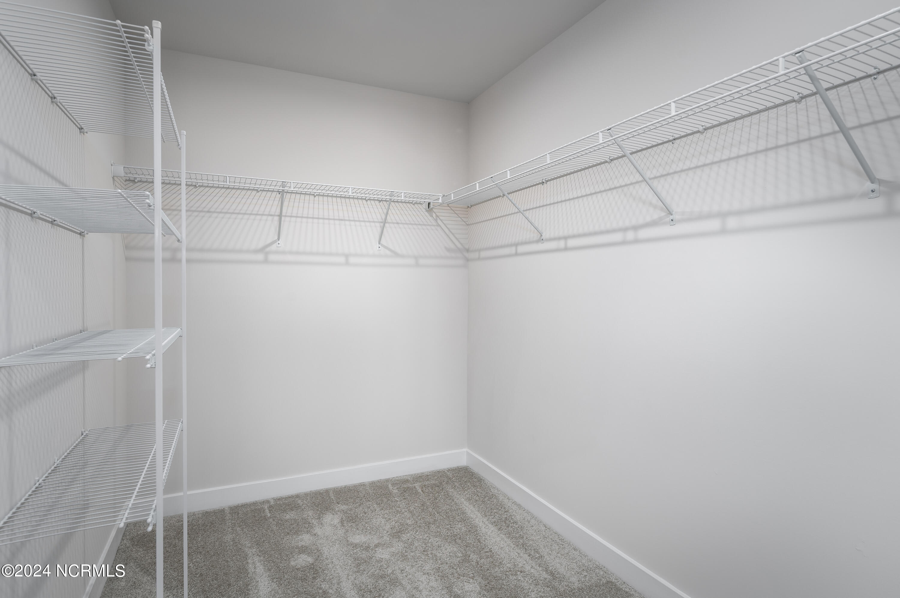 100540182 | Photo 17