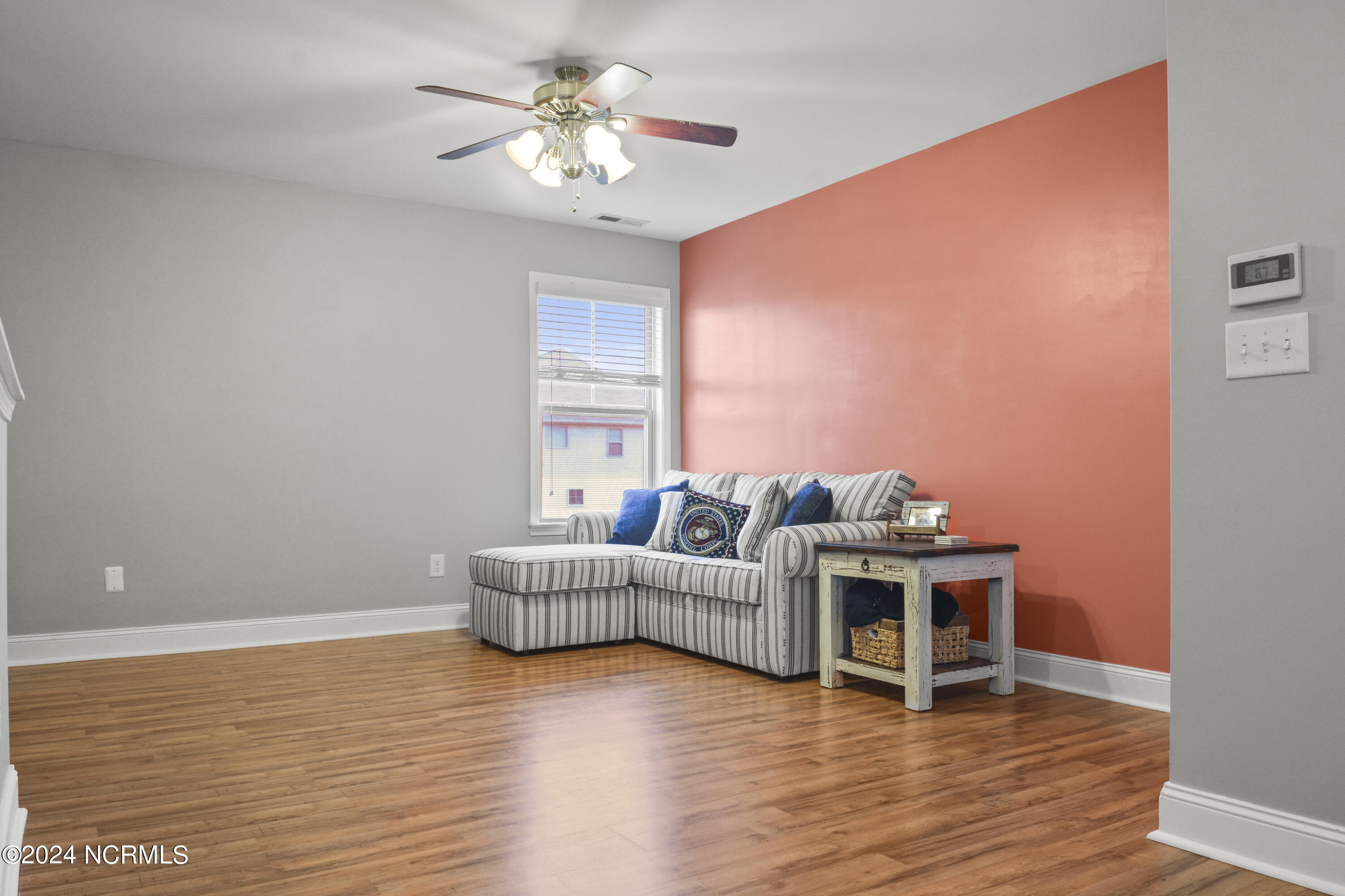 100566117 | Photo 36