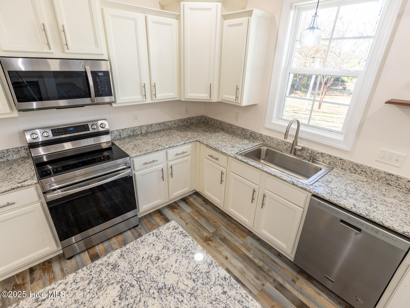 100546251 | Photo 18