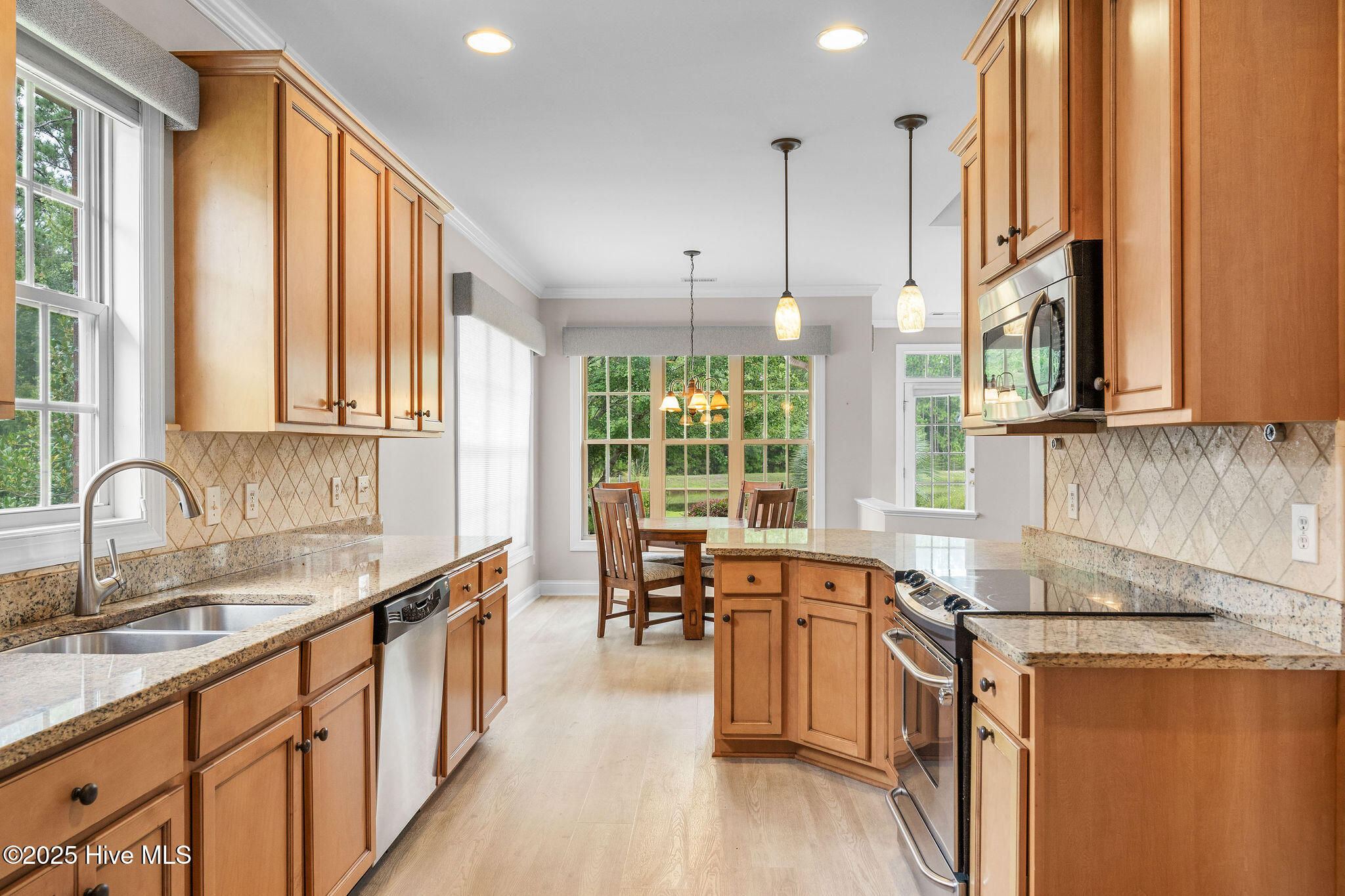 100524928 | Photo 17