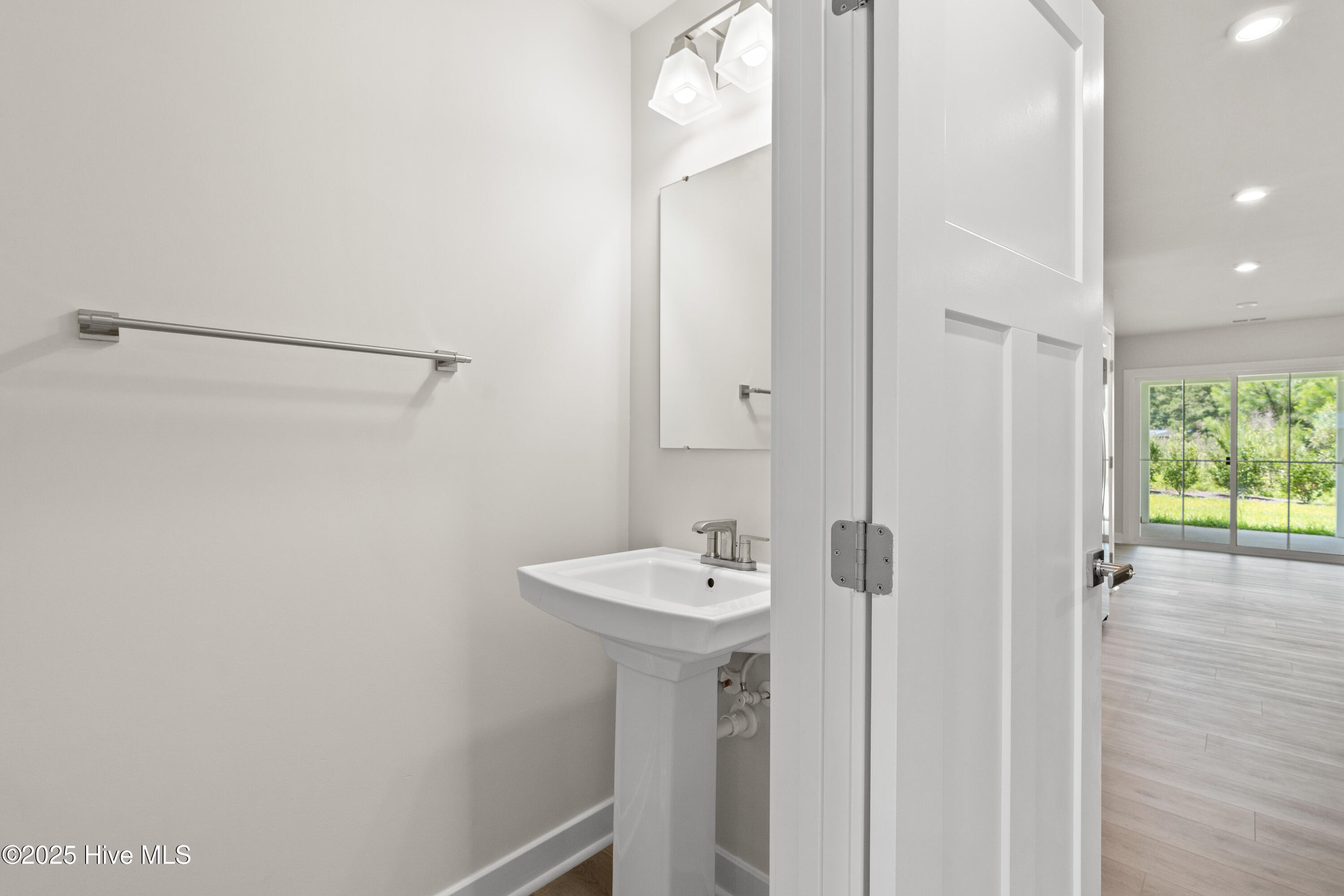 100539673 | Photo 22