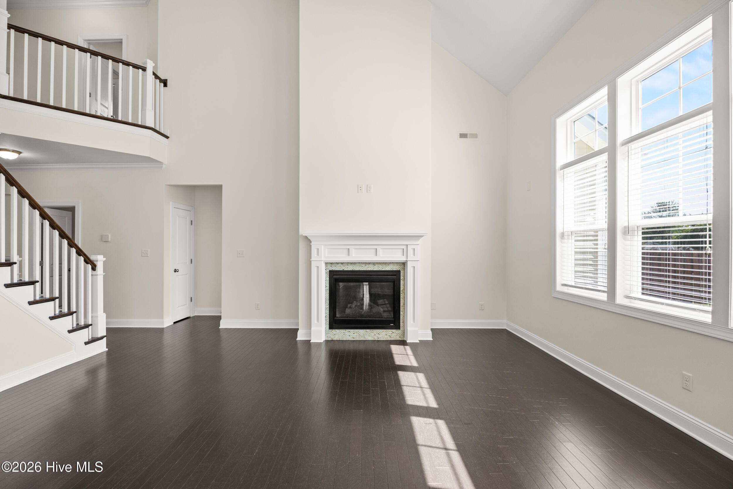 100568241 | Photo 20