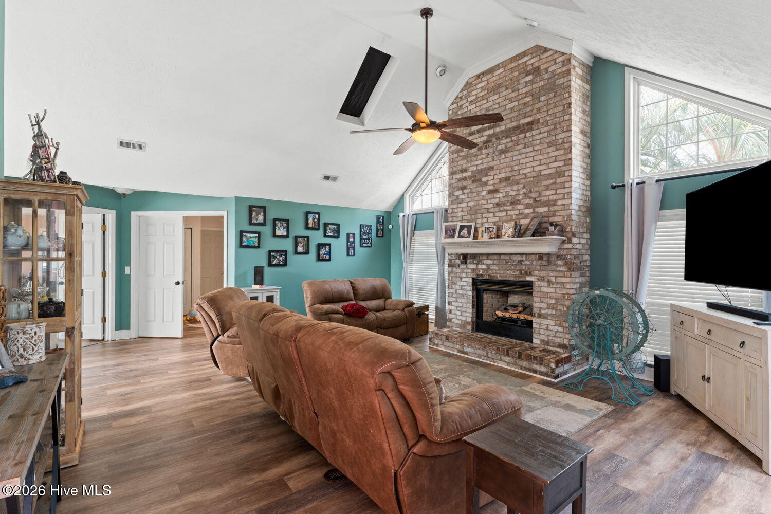 100556346 | Photo 55