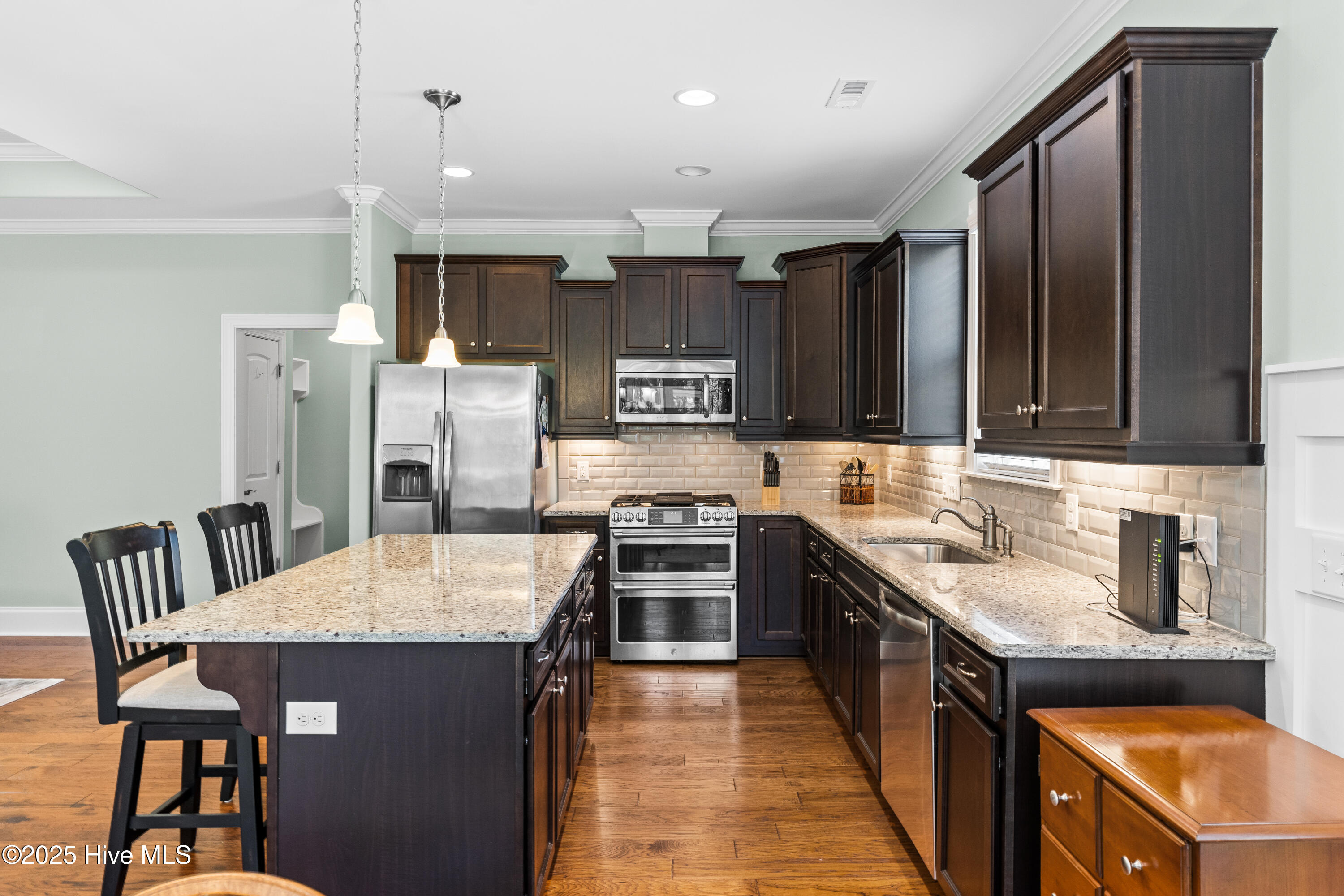 100504300 | Photo 18