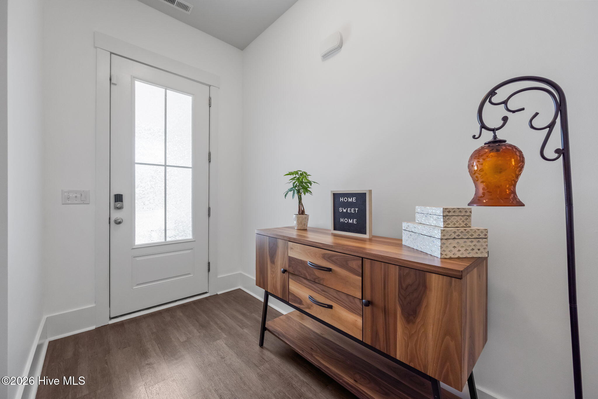 100566590 | Photo 27