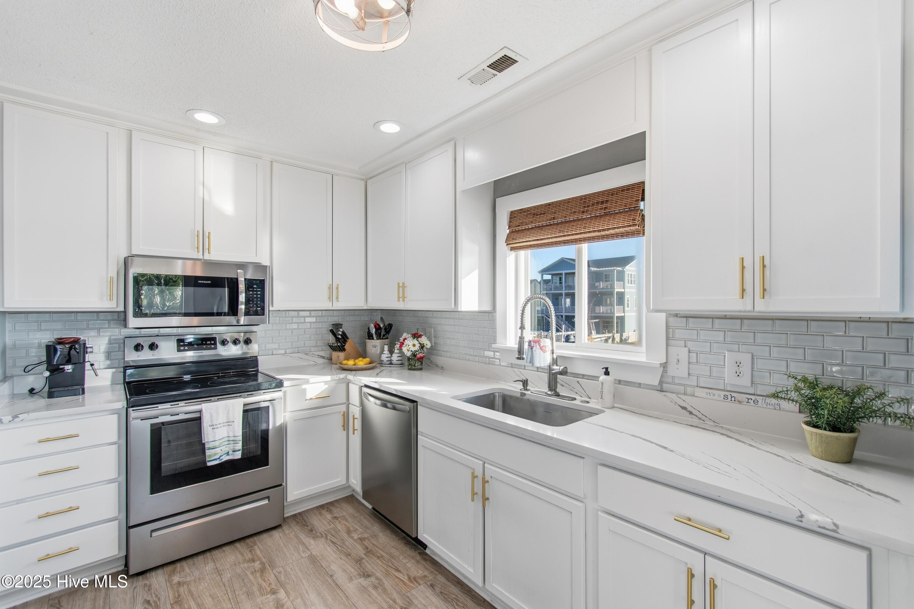 100546452 | Photo 13