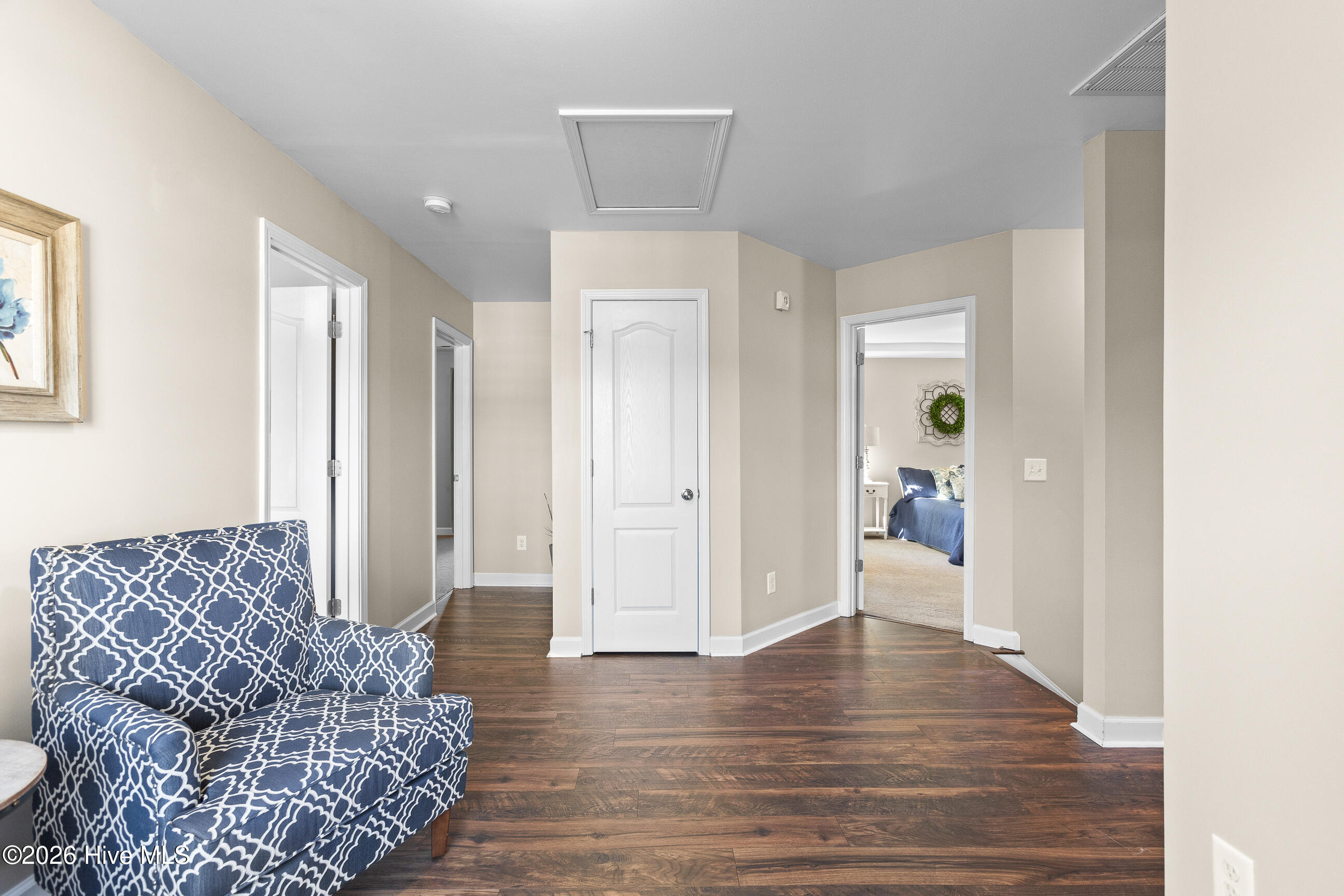 100567364 | Photo 16