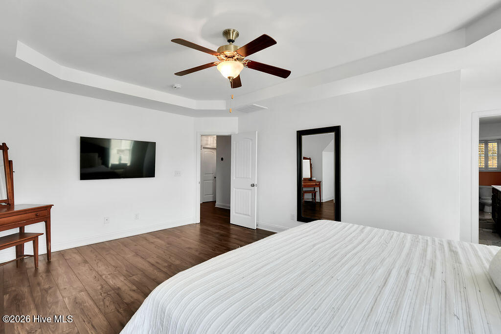 100565738 | Photo 24