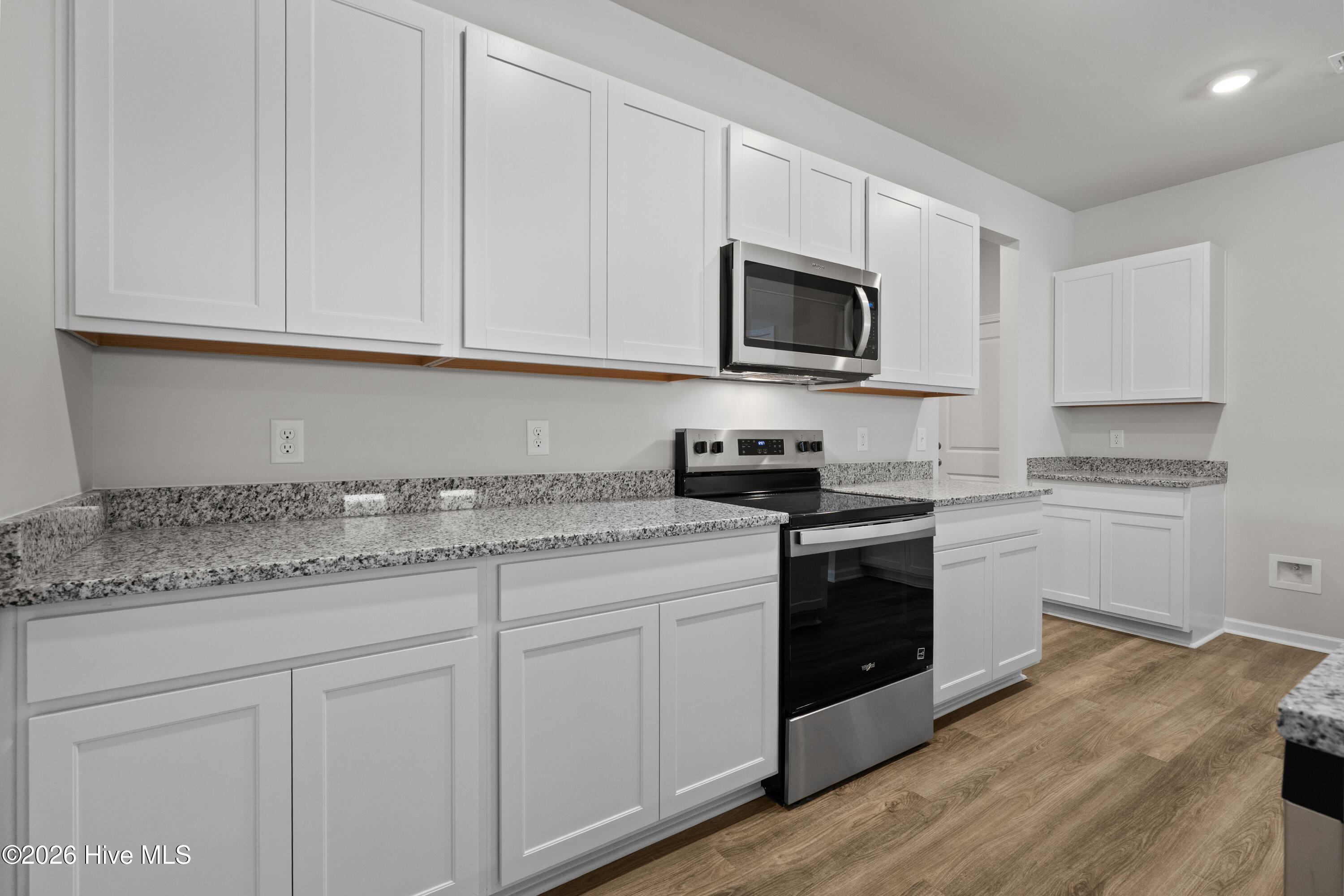 100554673 | Photo 20