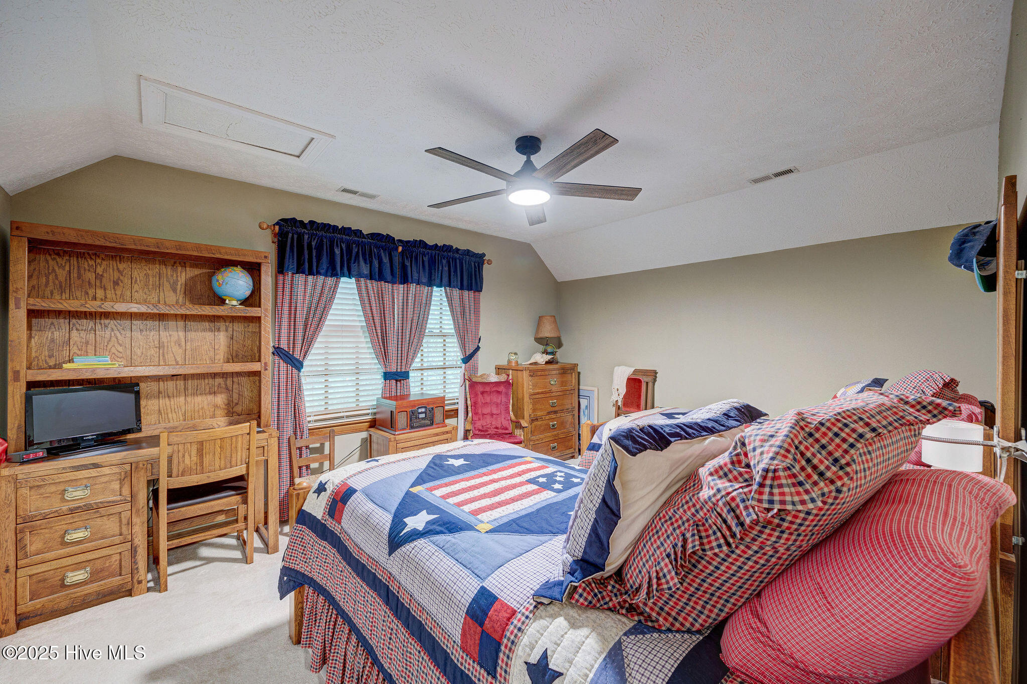 100553041 | Photo 31