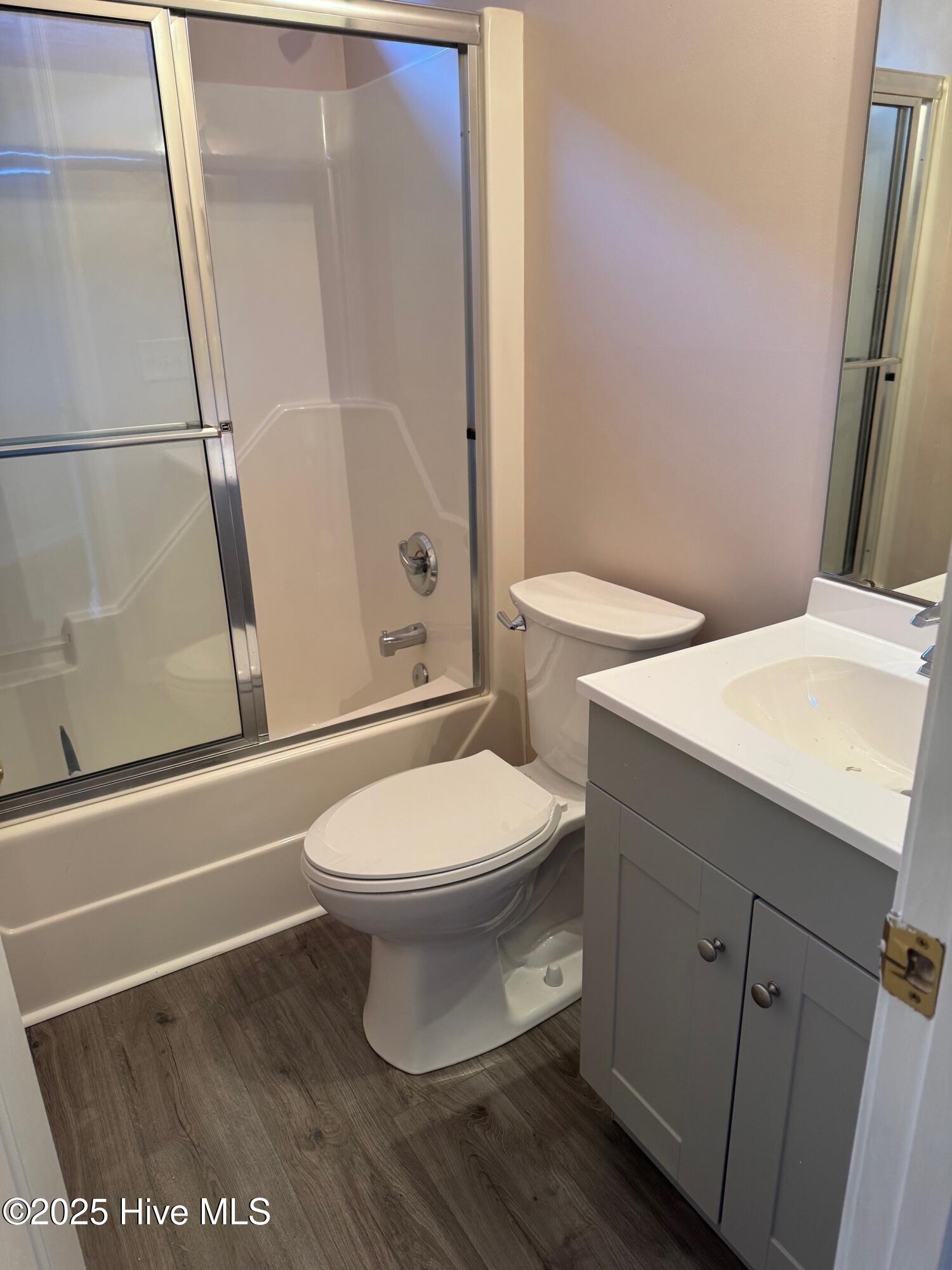 100546835 | Photo 10