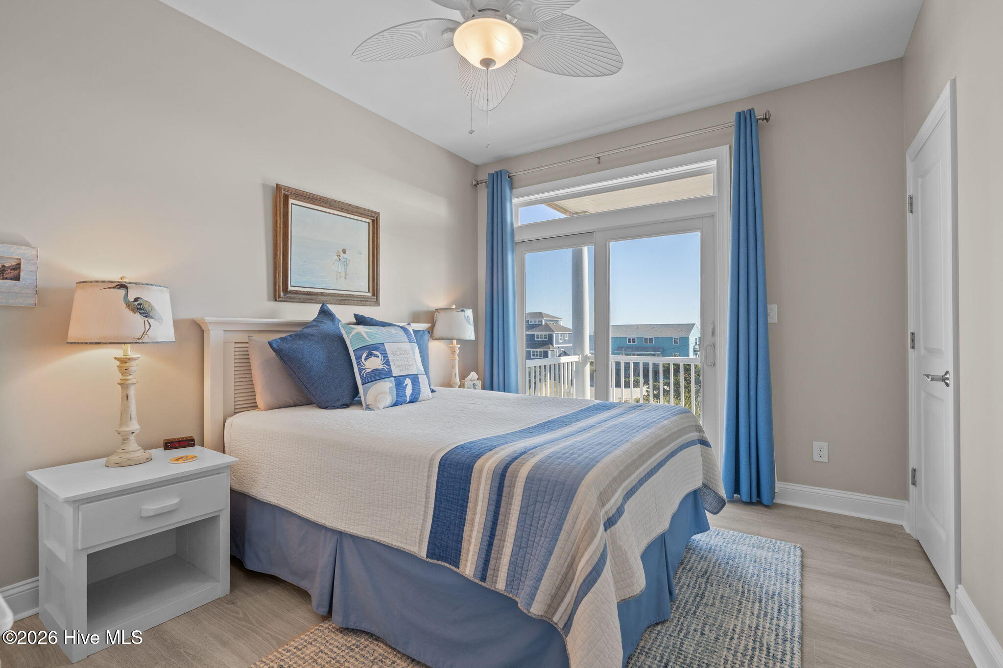 100549287 | Photo 37